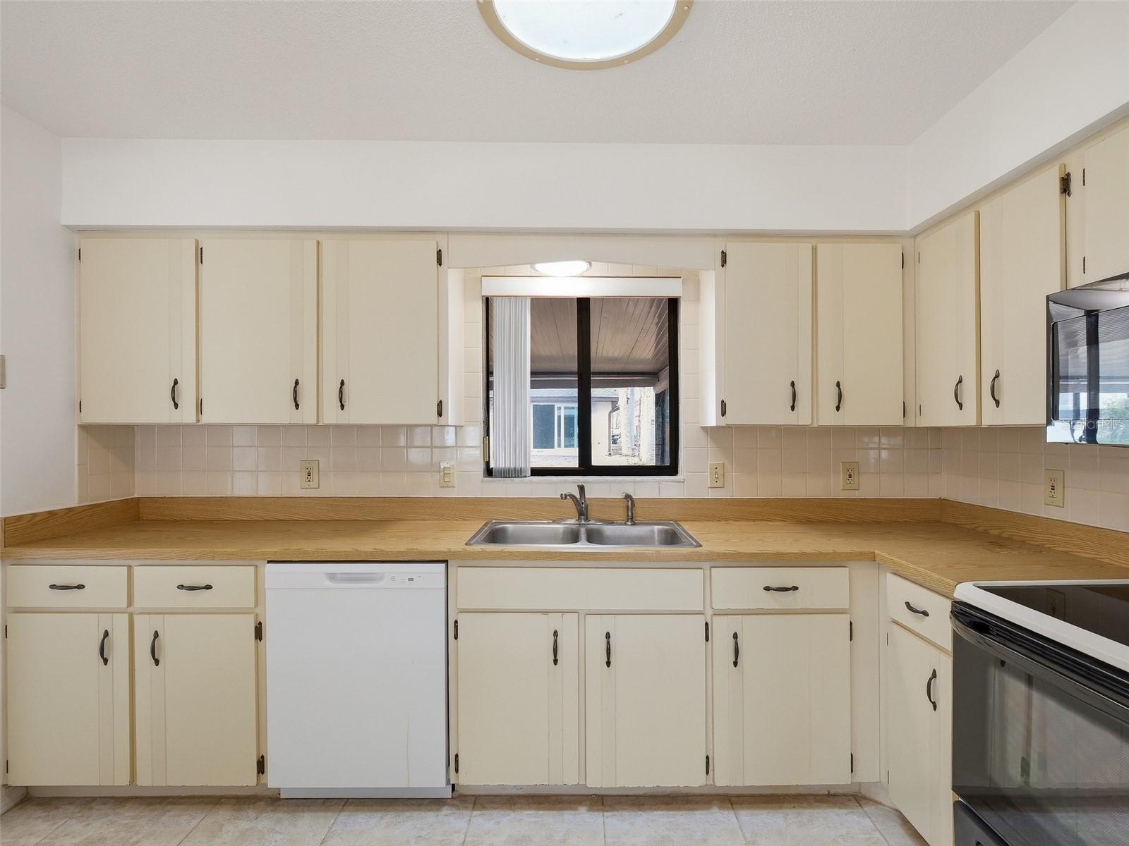 Image 13 of 29 For 808 1st Avenue