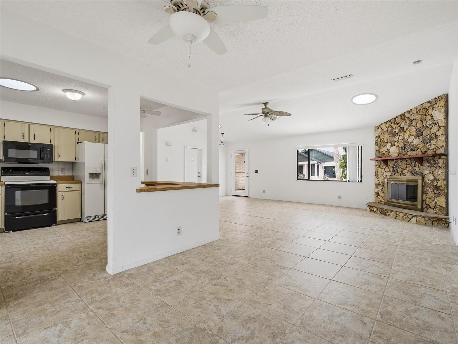 Image 8 of 29 For 808 1st Avenue