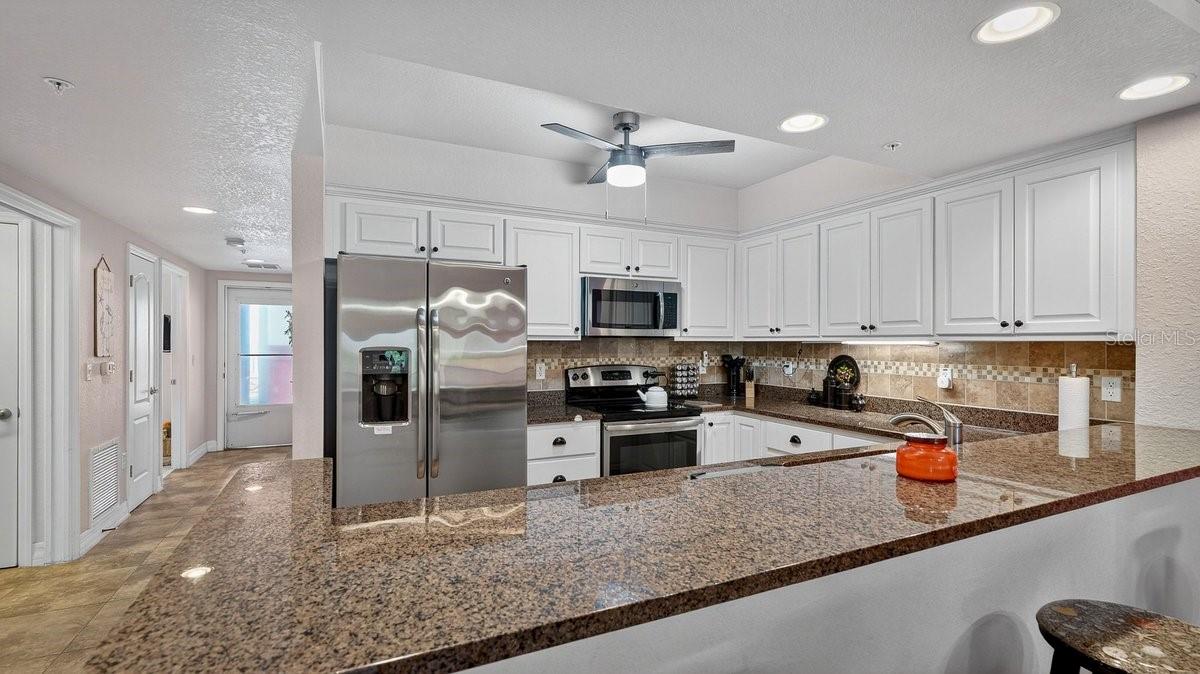 Image 10 of 40 For 5300 Atlantic Avenue 19-203