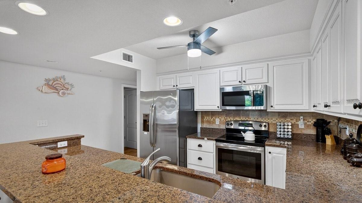 Image 16 of 40 For 5300 Atlantic Avenue 19-203