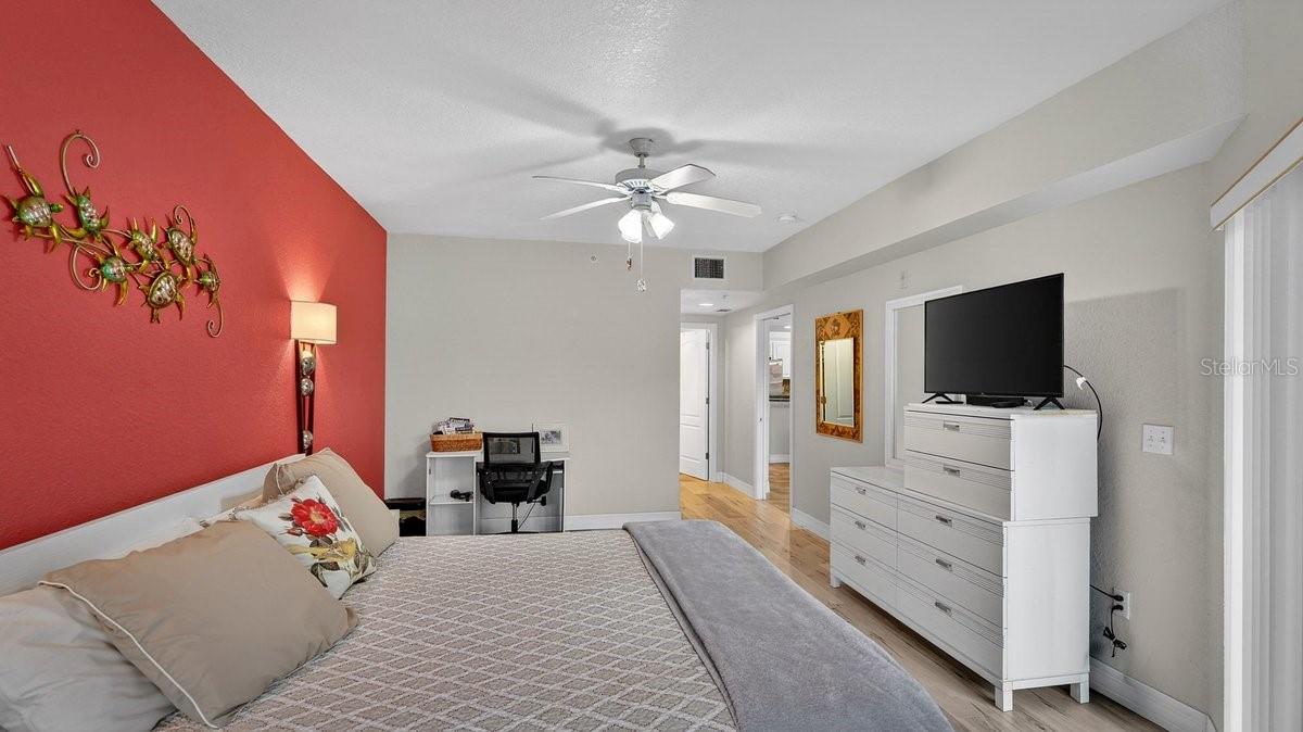 Image 26 of 40 For 5300 Atlantic Avenue 19-203