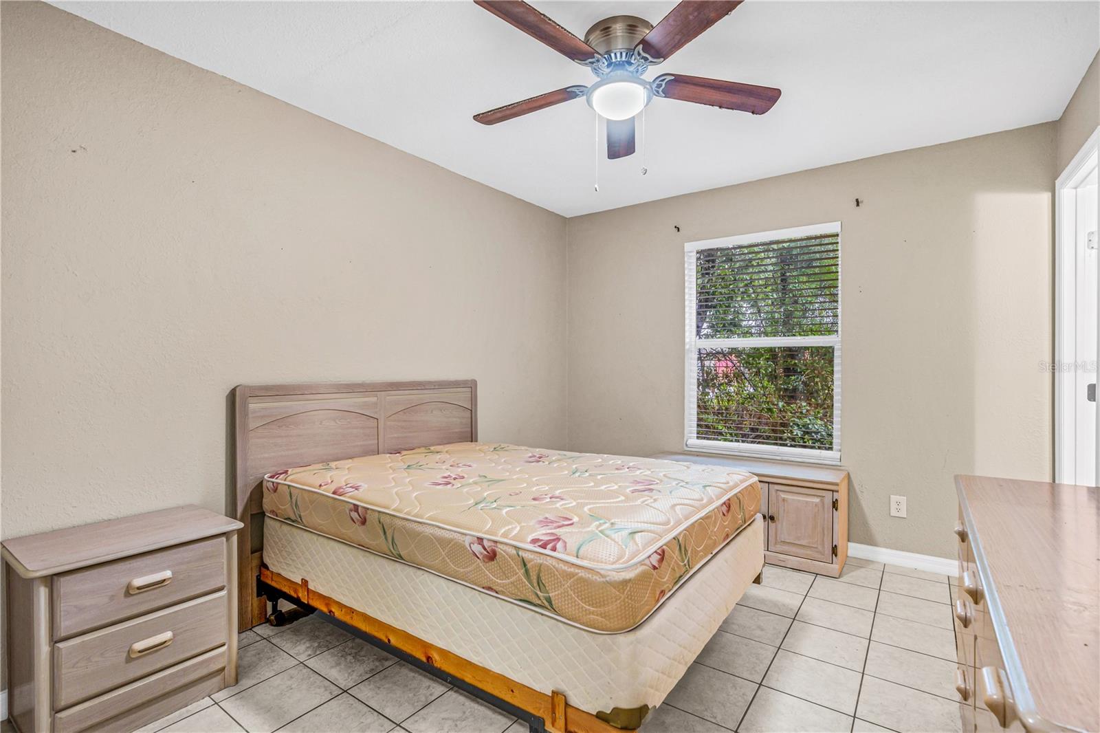 Image 13 of 32 For 240 Newcomb Street