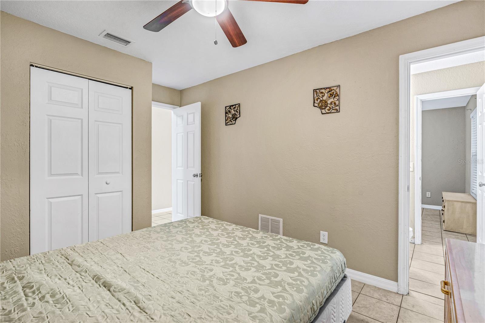 Image 17 of 32 For 240 Newcomb Street