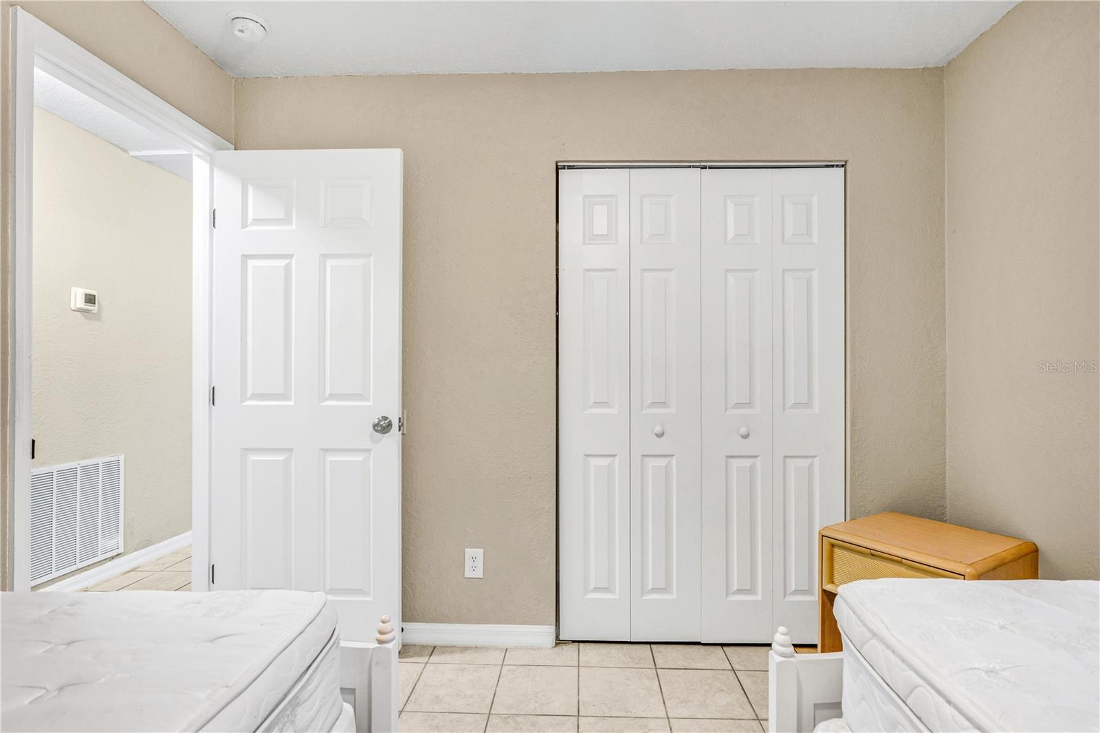 Image 21 of 32 For 240 Newcomb Street