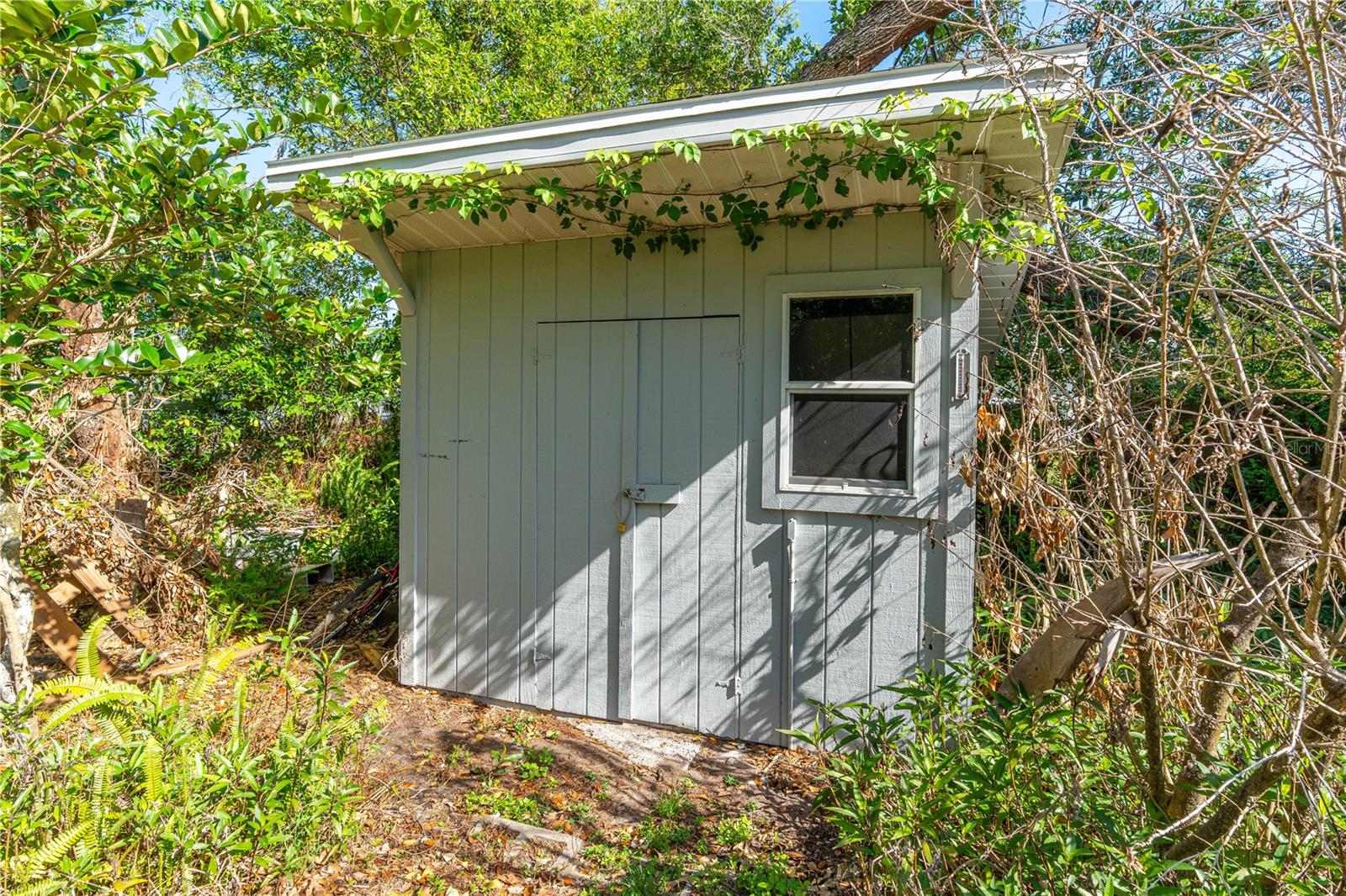 Image 28 of 32 For 240 Newcomb Street