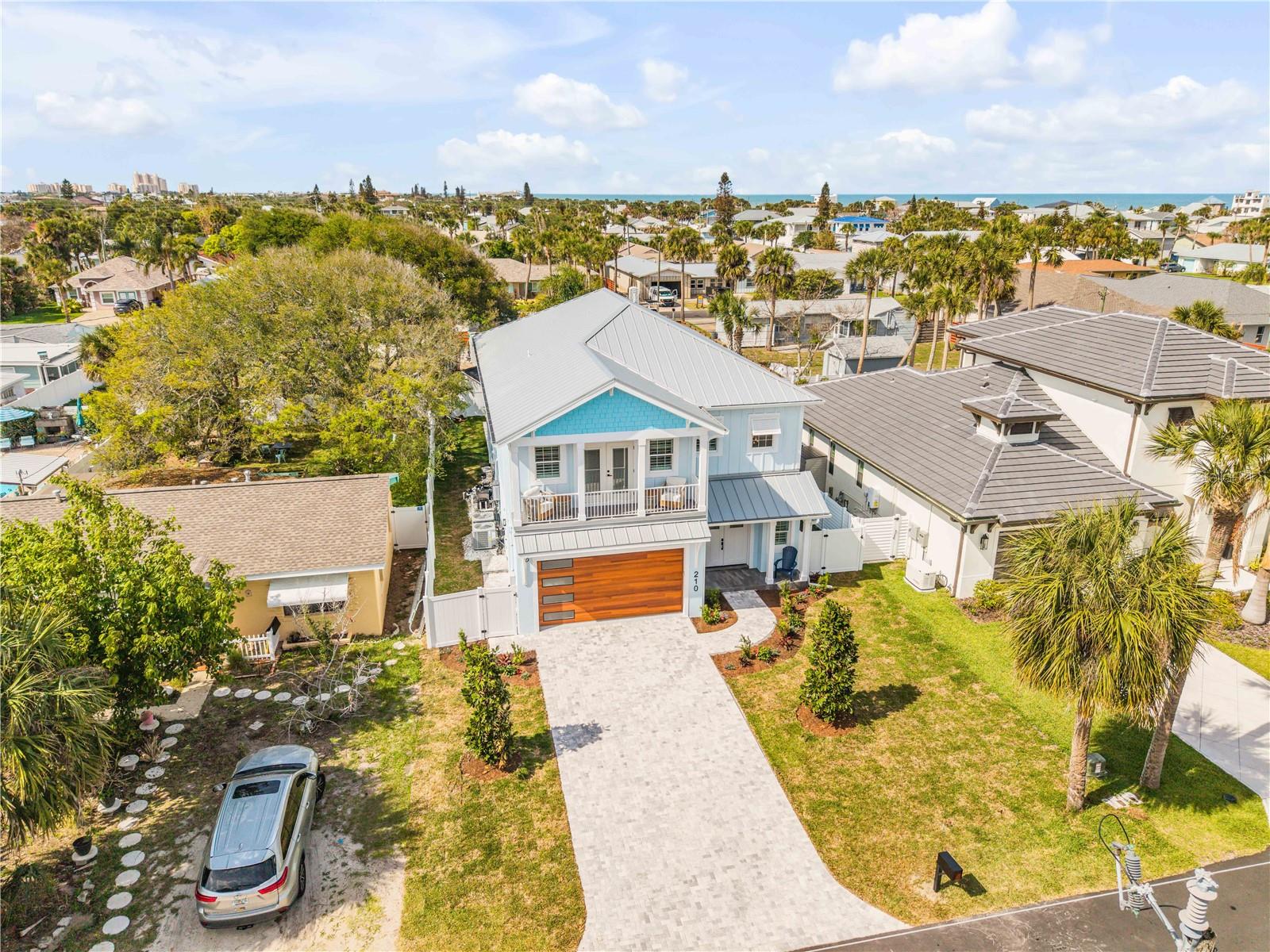 Image 13 of 100 For 210 Due East Street