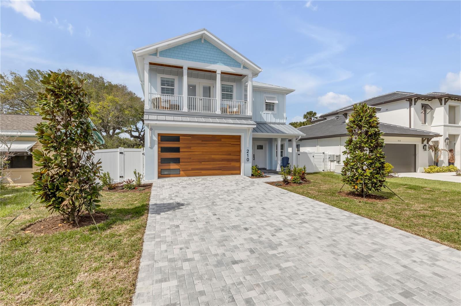 Image 16 of 100 For 210 Due East Street