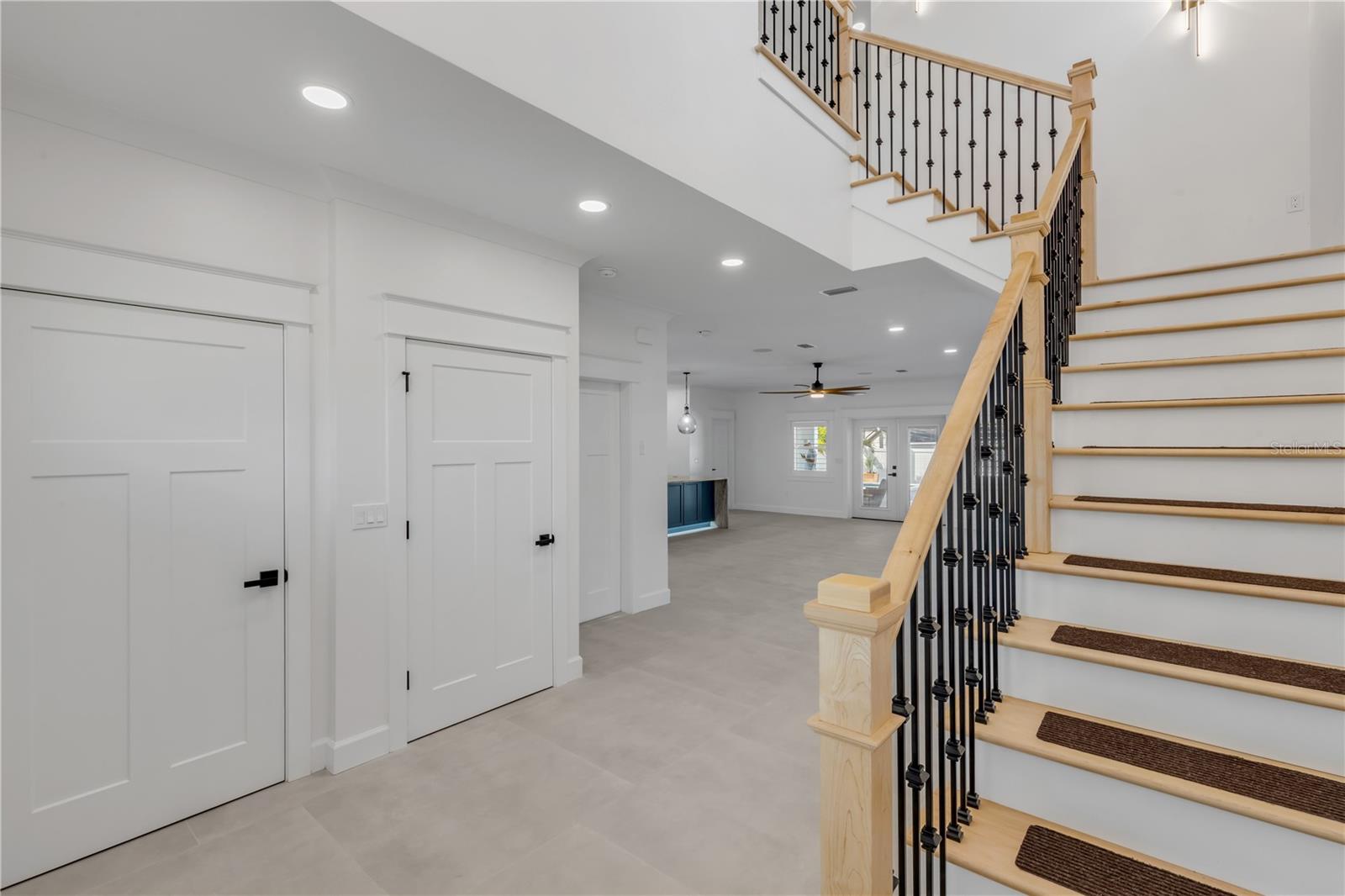 Image 18 of 100 For 210 Due East Street