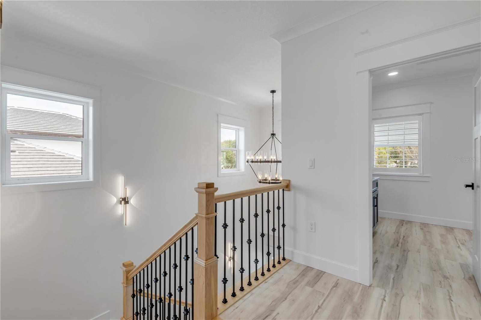 Image 41 of 100 For 210 Due East Street