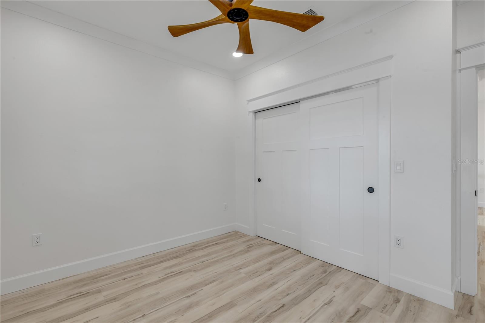 Image 47 of 100 For 210 Due East Street