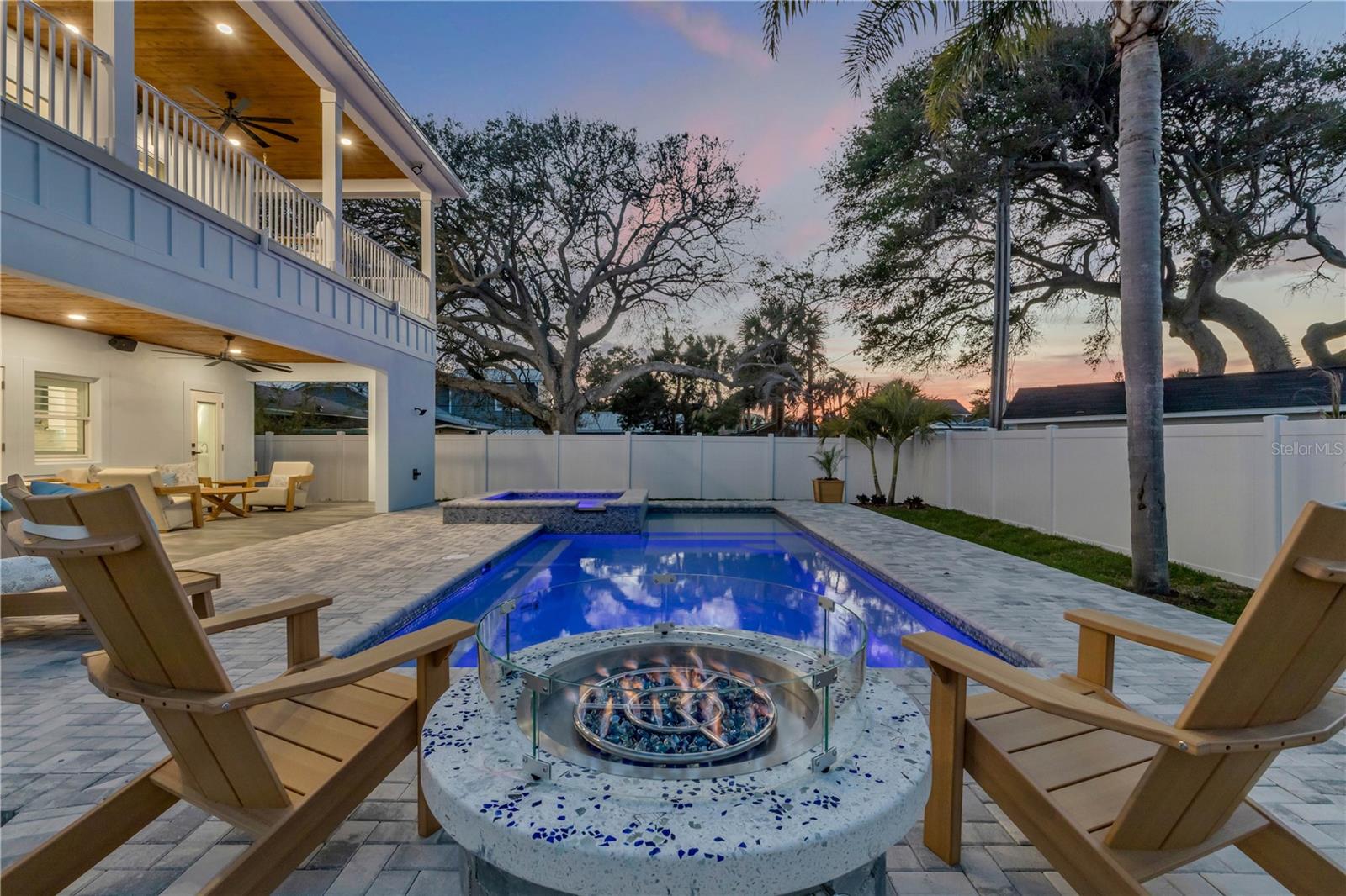 Image 5 of 100 For 210 Due East Street