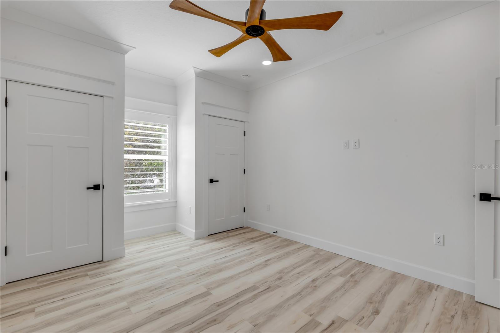 Image 57 of 100 For 210 Due East Street