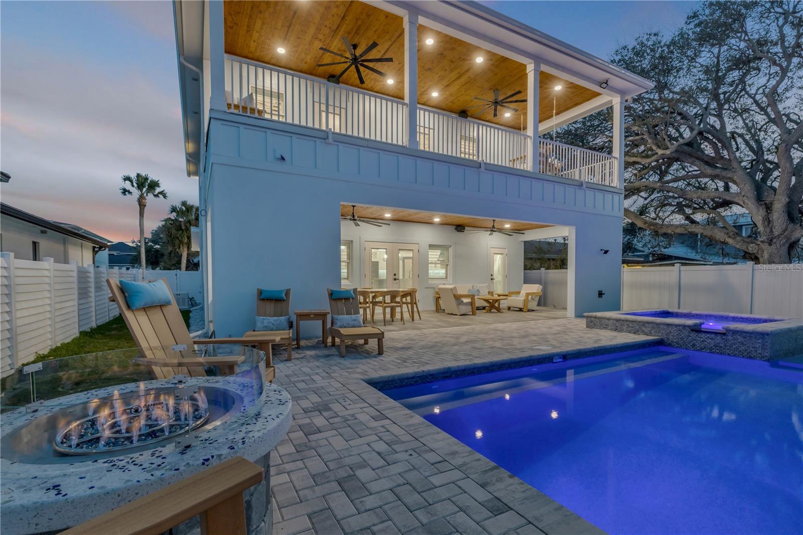 Image 6 of 100 For 210 Due East Street