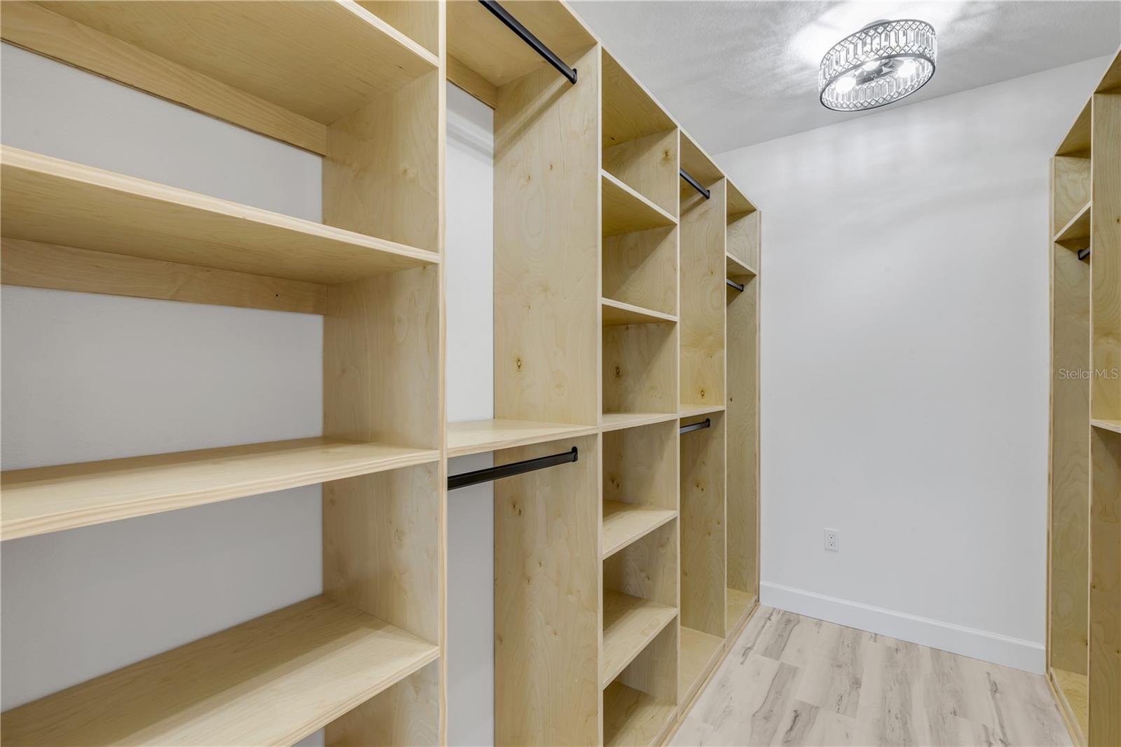 Image 68 of 100 For 210 Due East Street