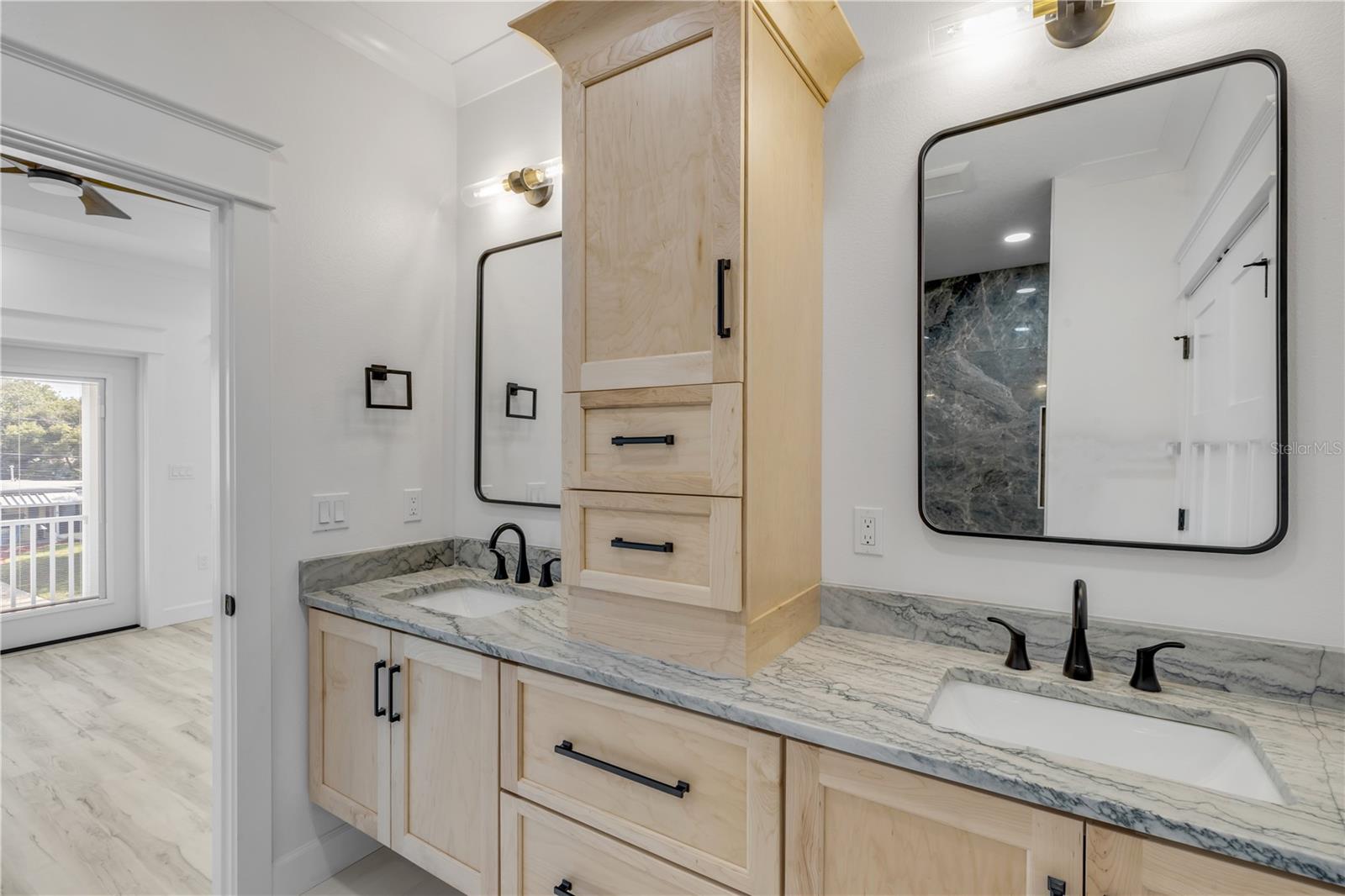 Image 70 of 100 For 210 Due East Street