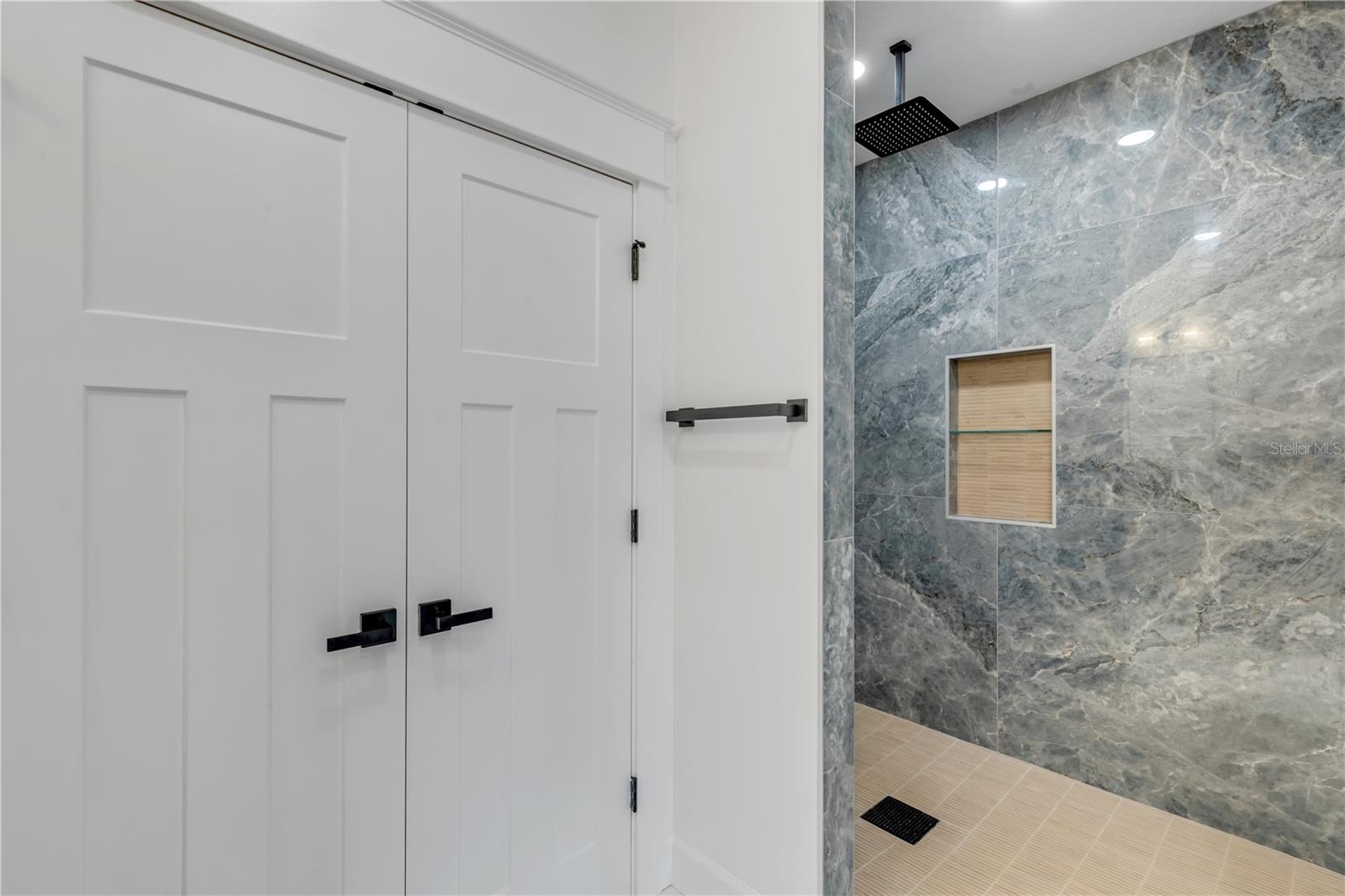 Image 72 of 100 For 210 Due East Street