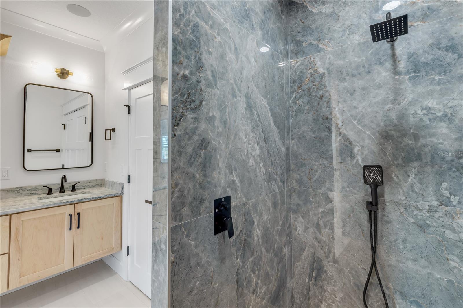 Image 73 of 100 For 210 Due East Street