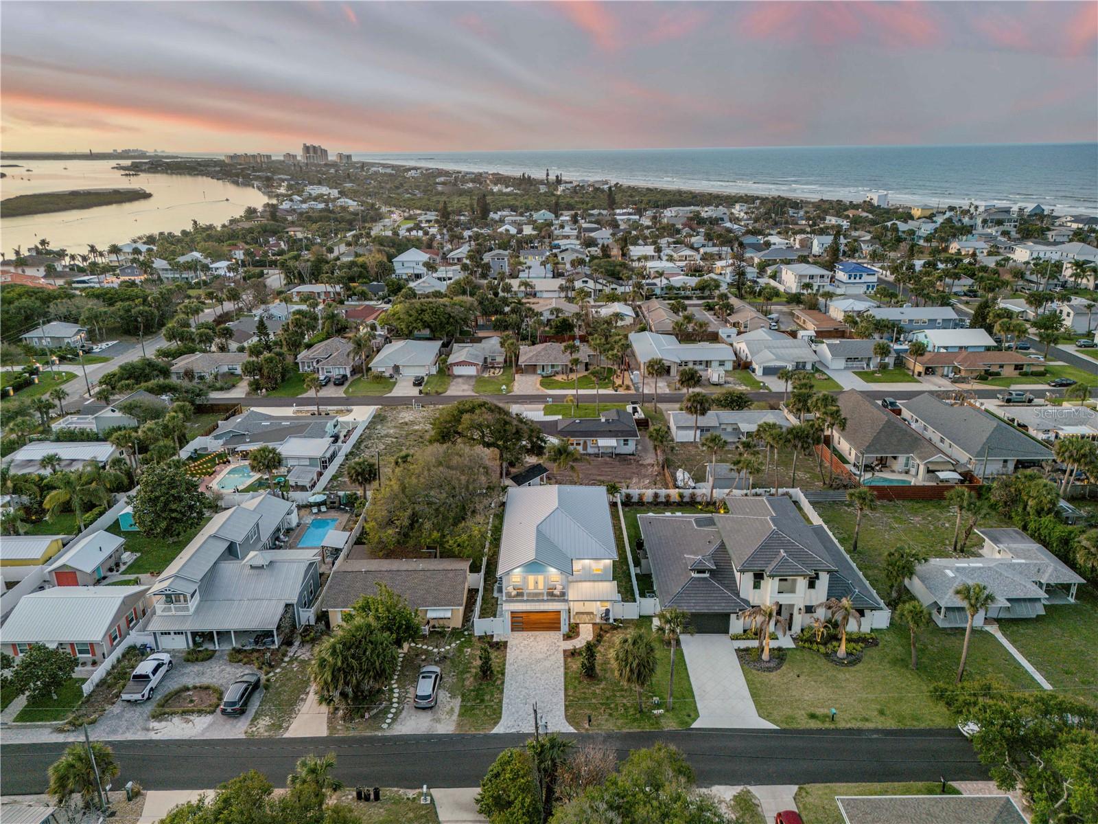 Image 8 of 100 For 210 Due East Street