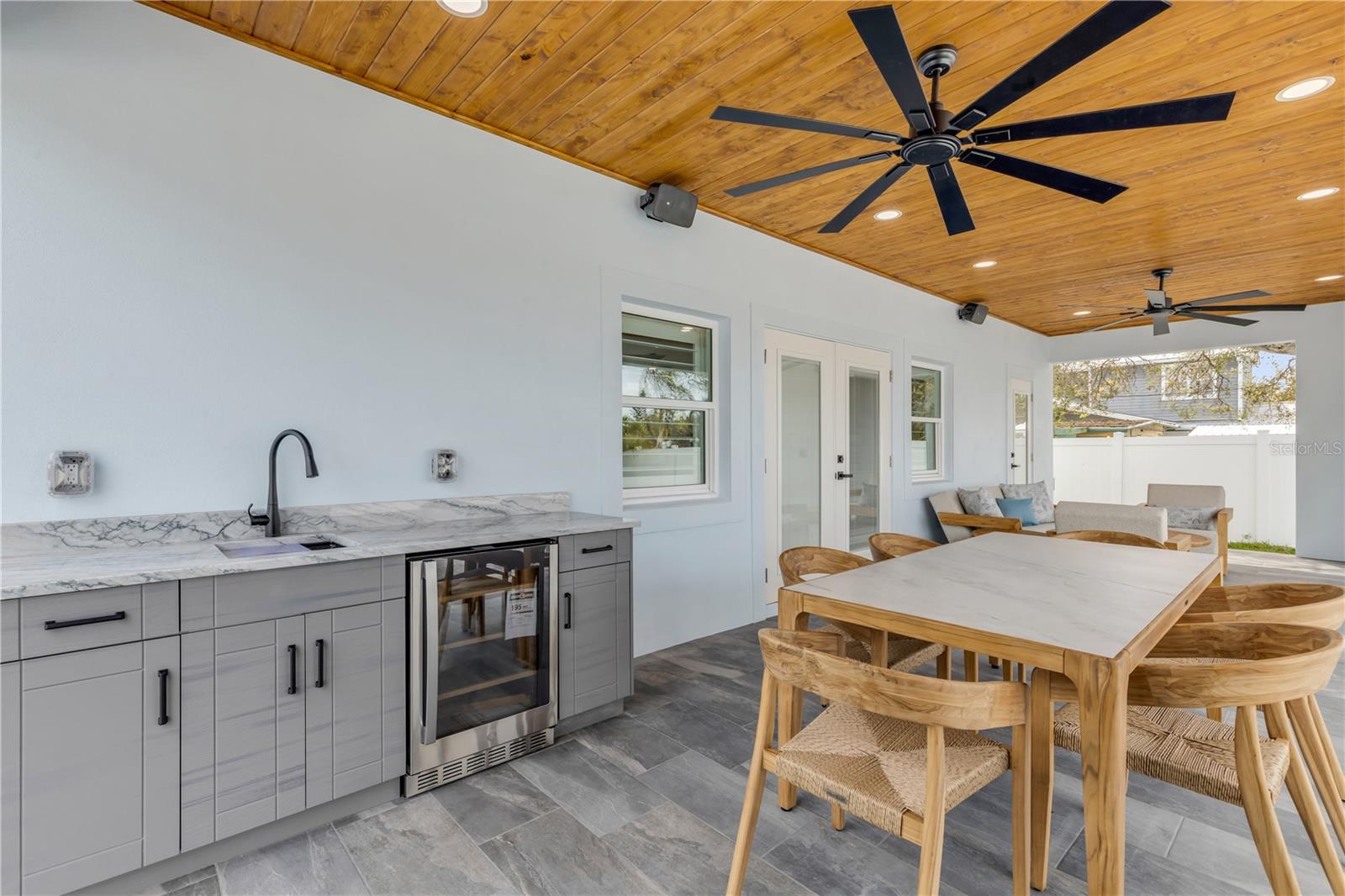 Image 83 of 100 For 210 Due East Street