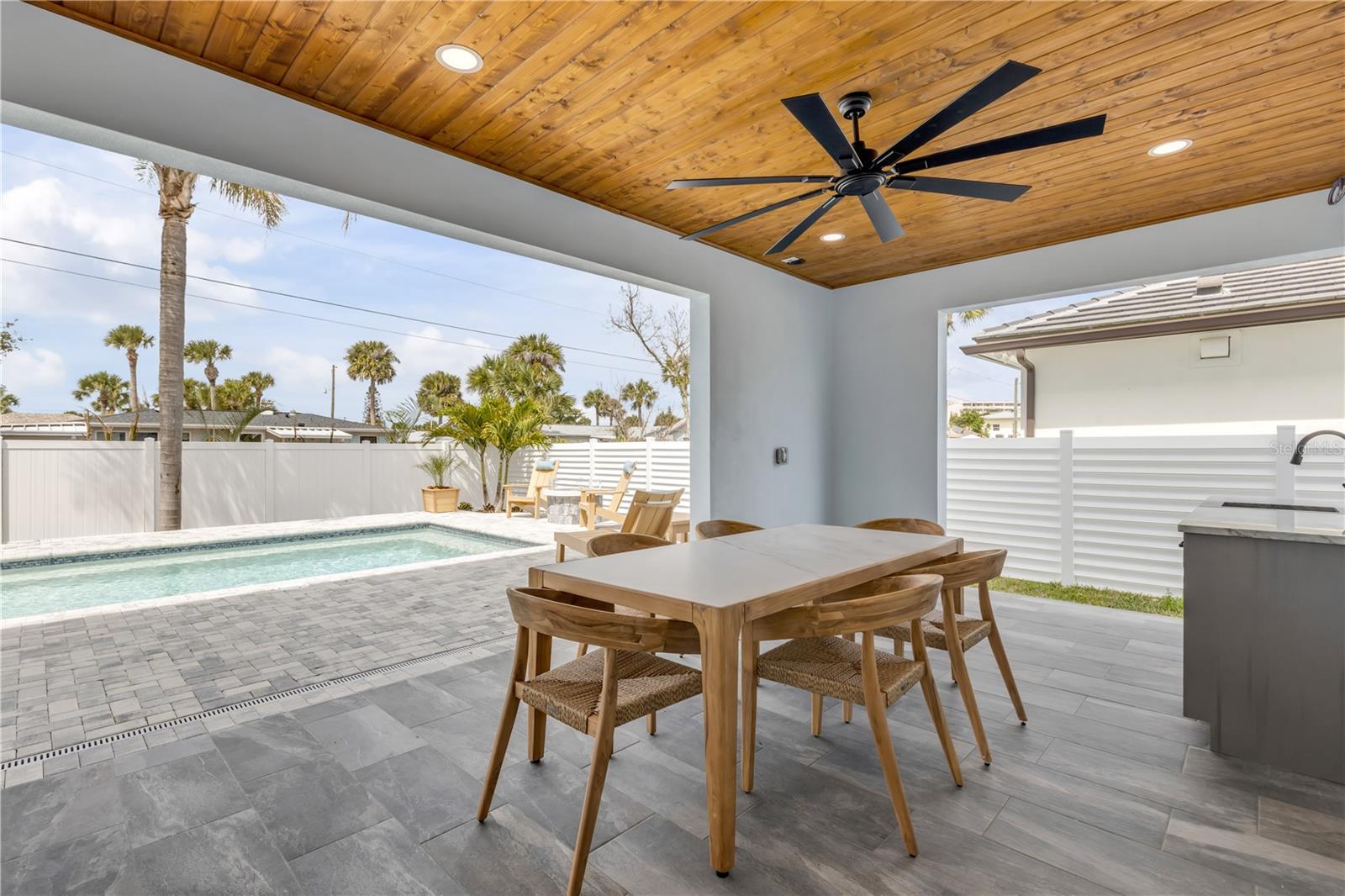 Image 87 of 100 For 210 Due East Street