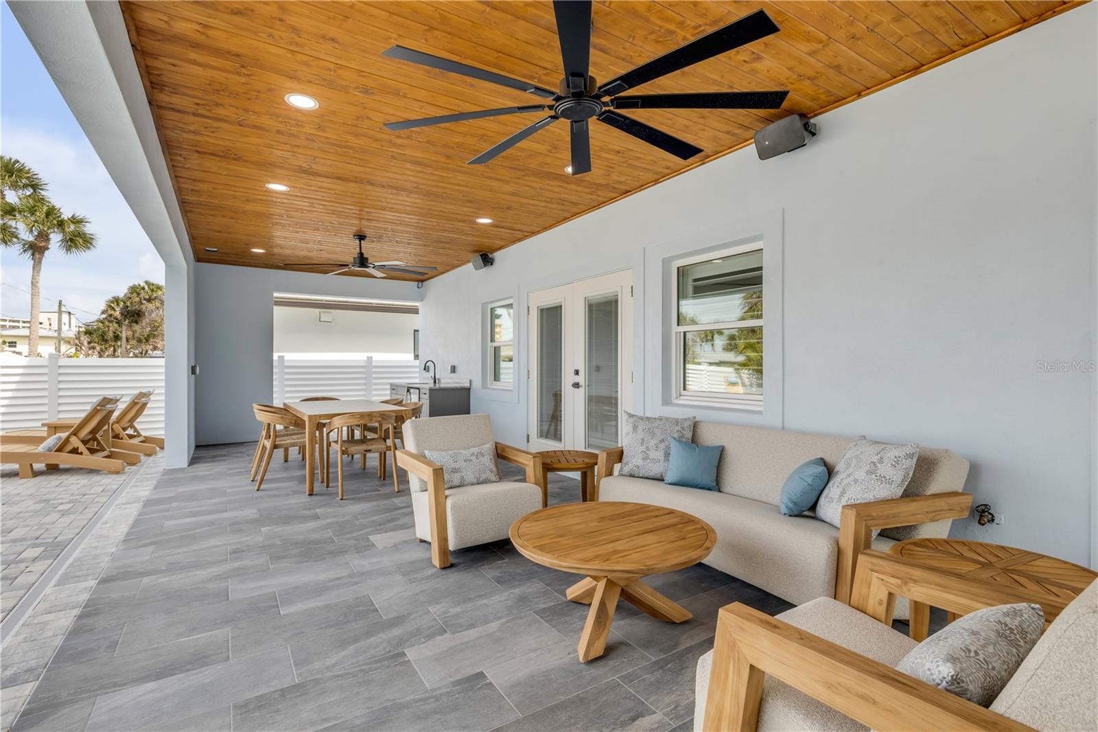 Image 89 of 100 For 210 Due East Street