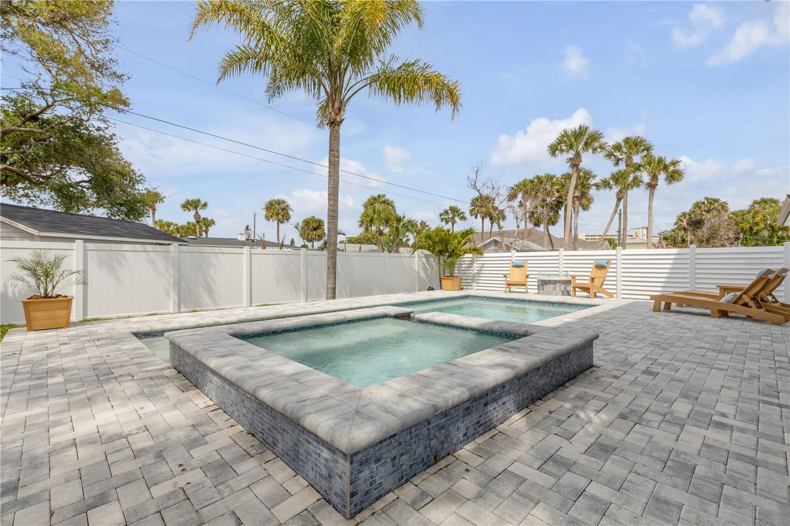 Image 92 of 100 For 210 Due East Street