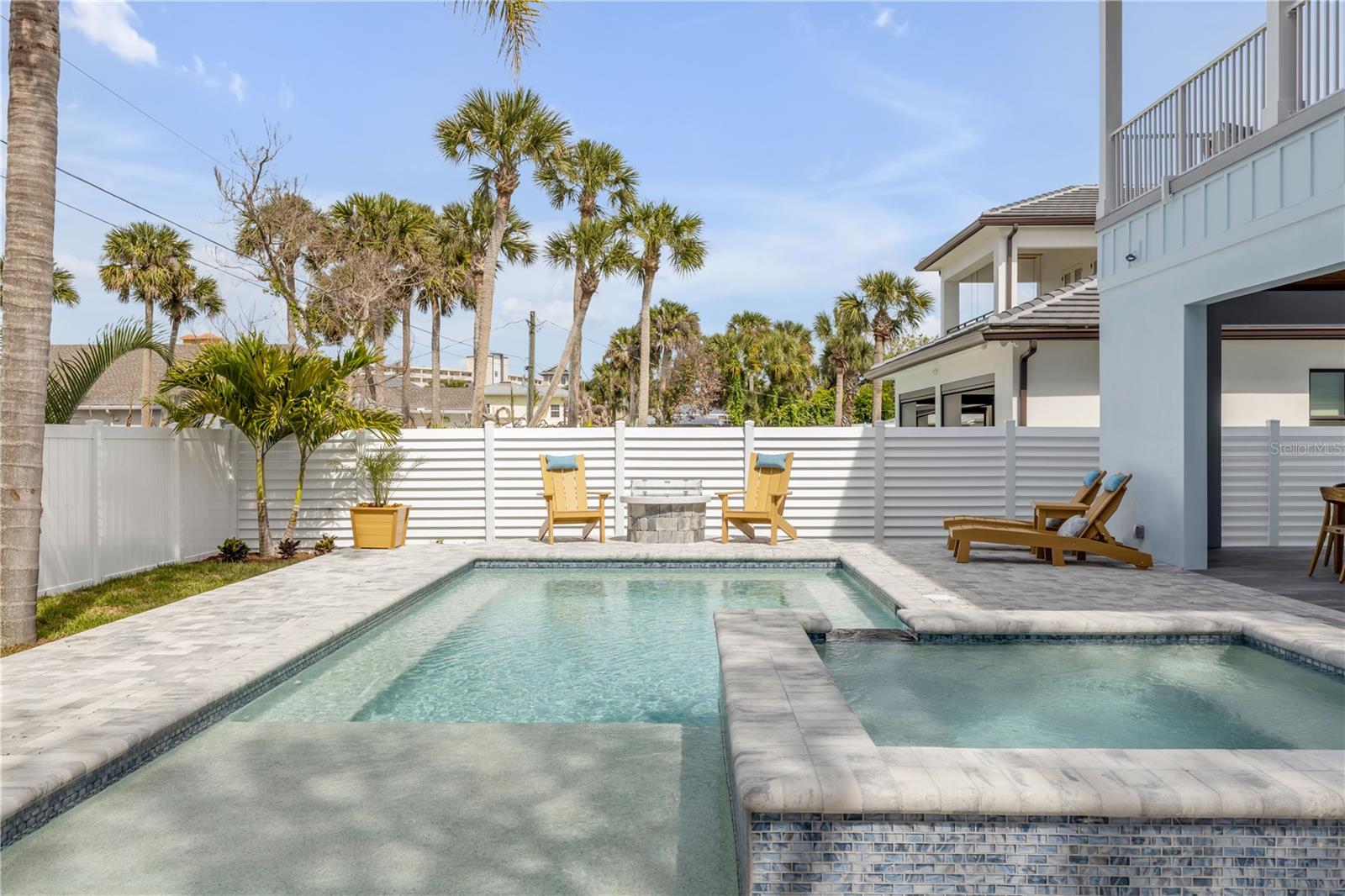 Image 93 of 100 For 210 Due East Street