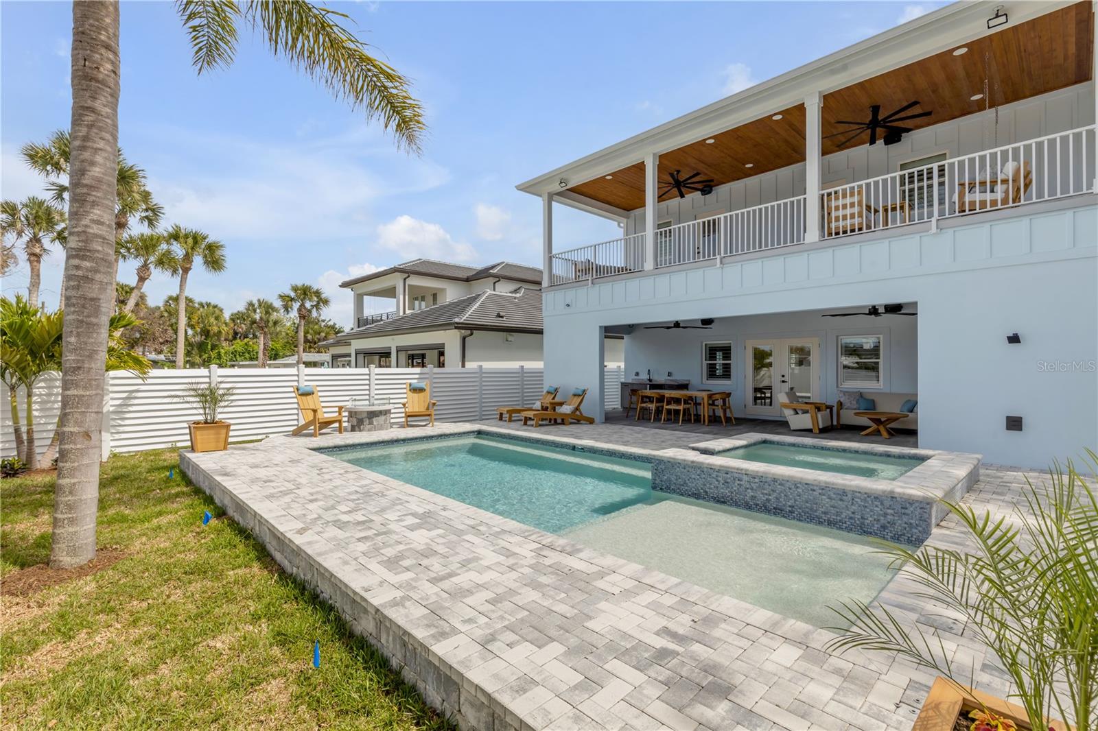 Image 94 of 100 For 210 Due East Street