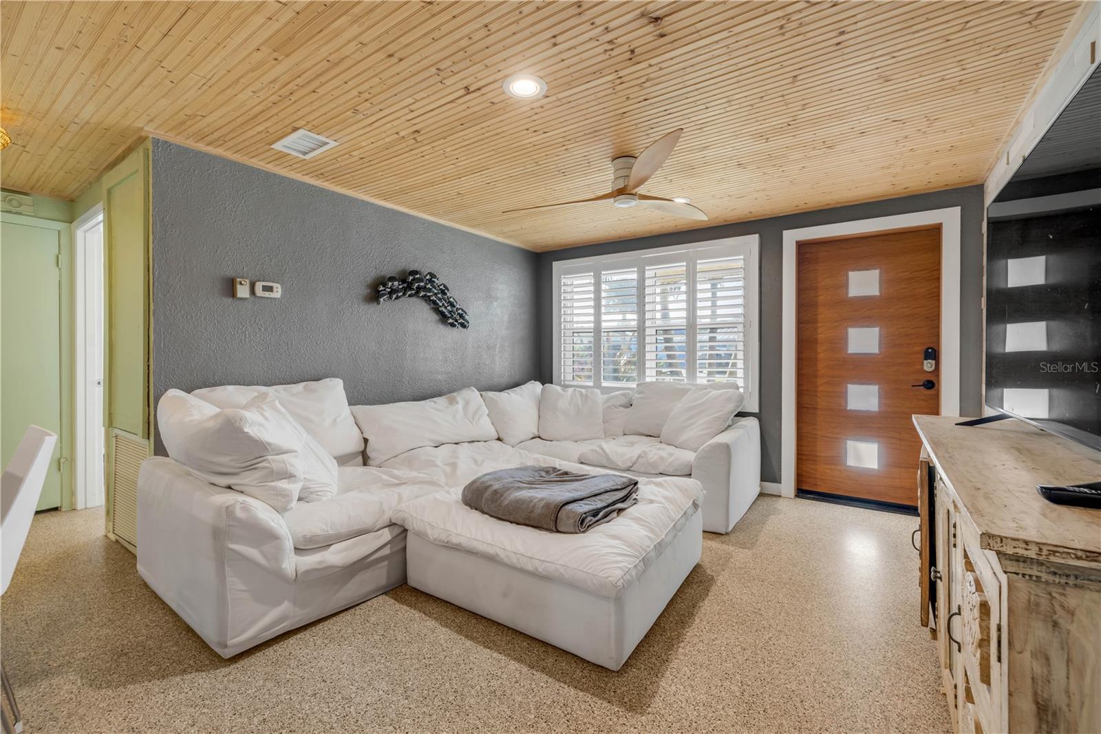 Image 17 of 52 For 308 Normandy Avenue