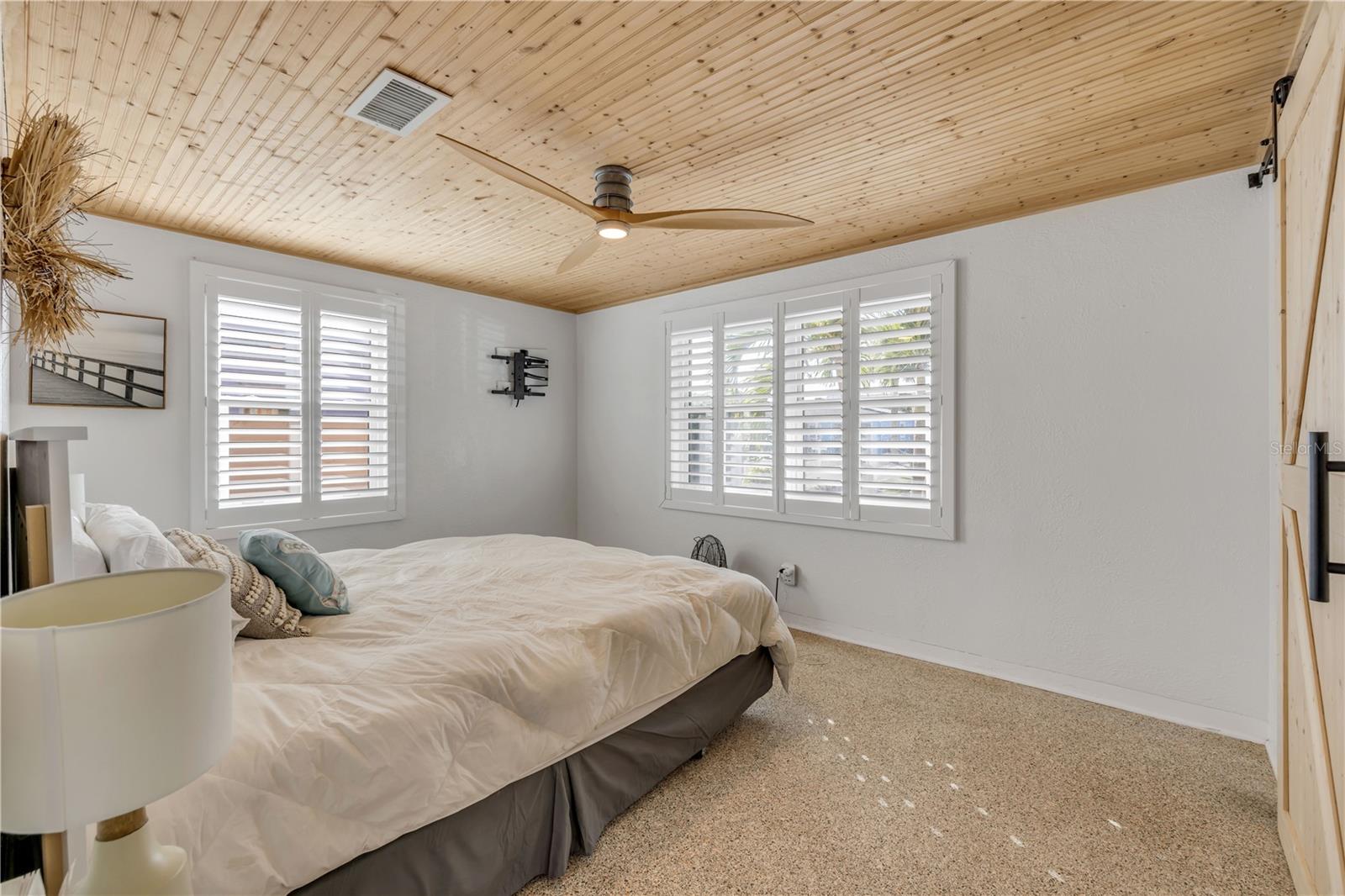 Image 29 of 52 For 308 Normandy Avenue