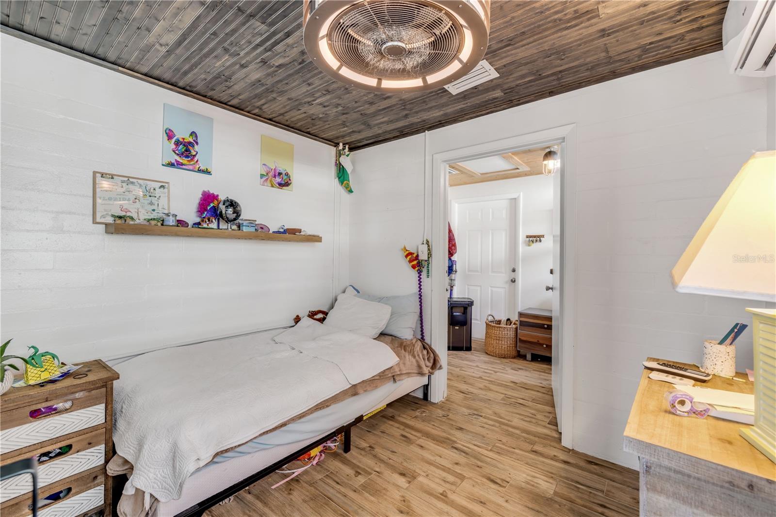 Image 33 of 52 For 308 Normandy Avenue