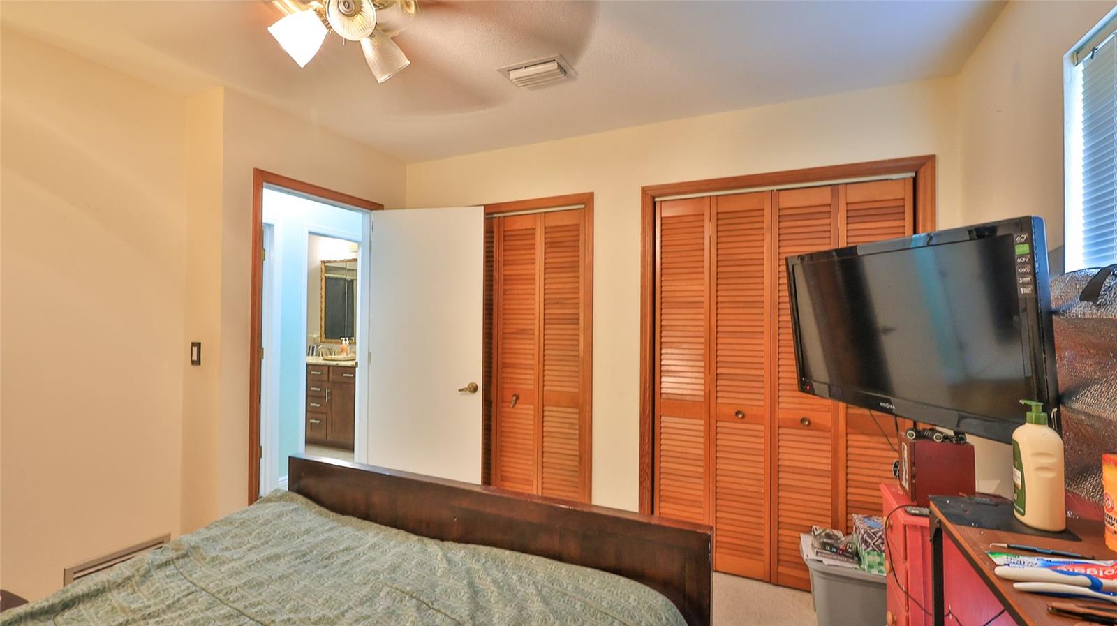 Image 18 of 44 For 1602 Riverside Drive