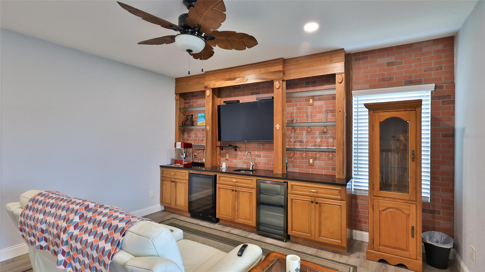 Image 28 of 44 For 1602 Riverside Drive