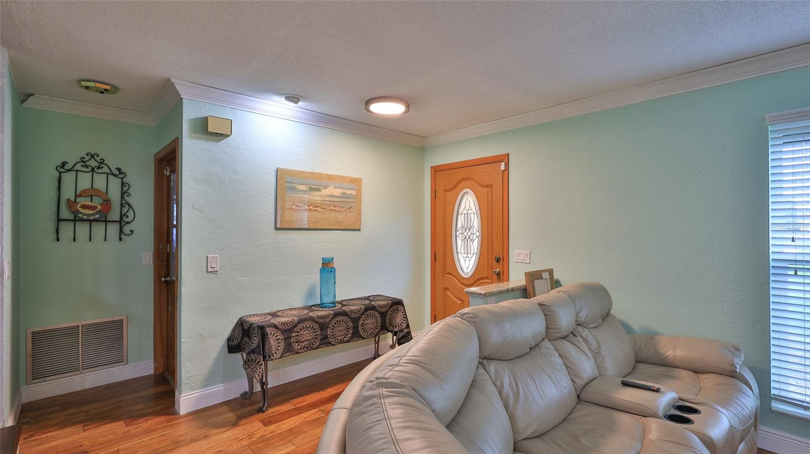 Image 3 of 44 For 1602 Riverside Drive