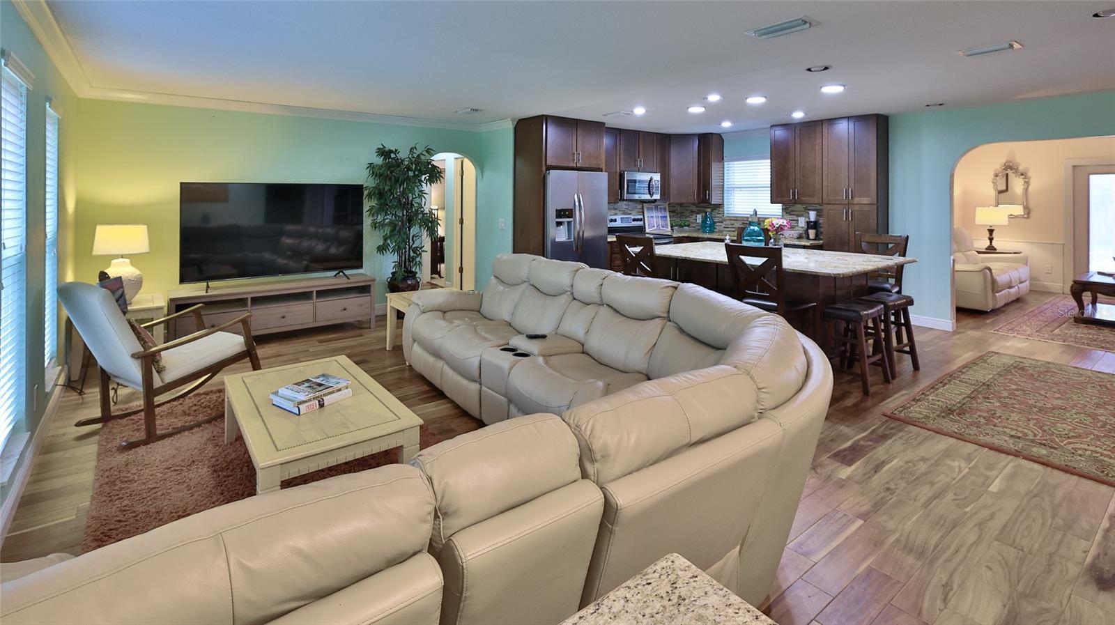 Image 7 of 44 For 1602 Riverside Drive