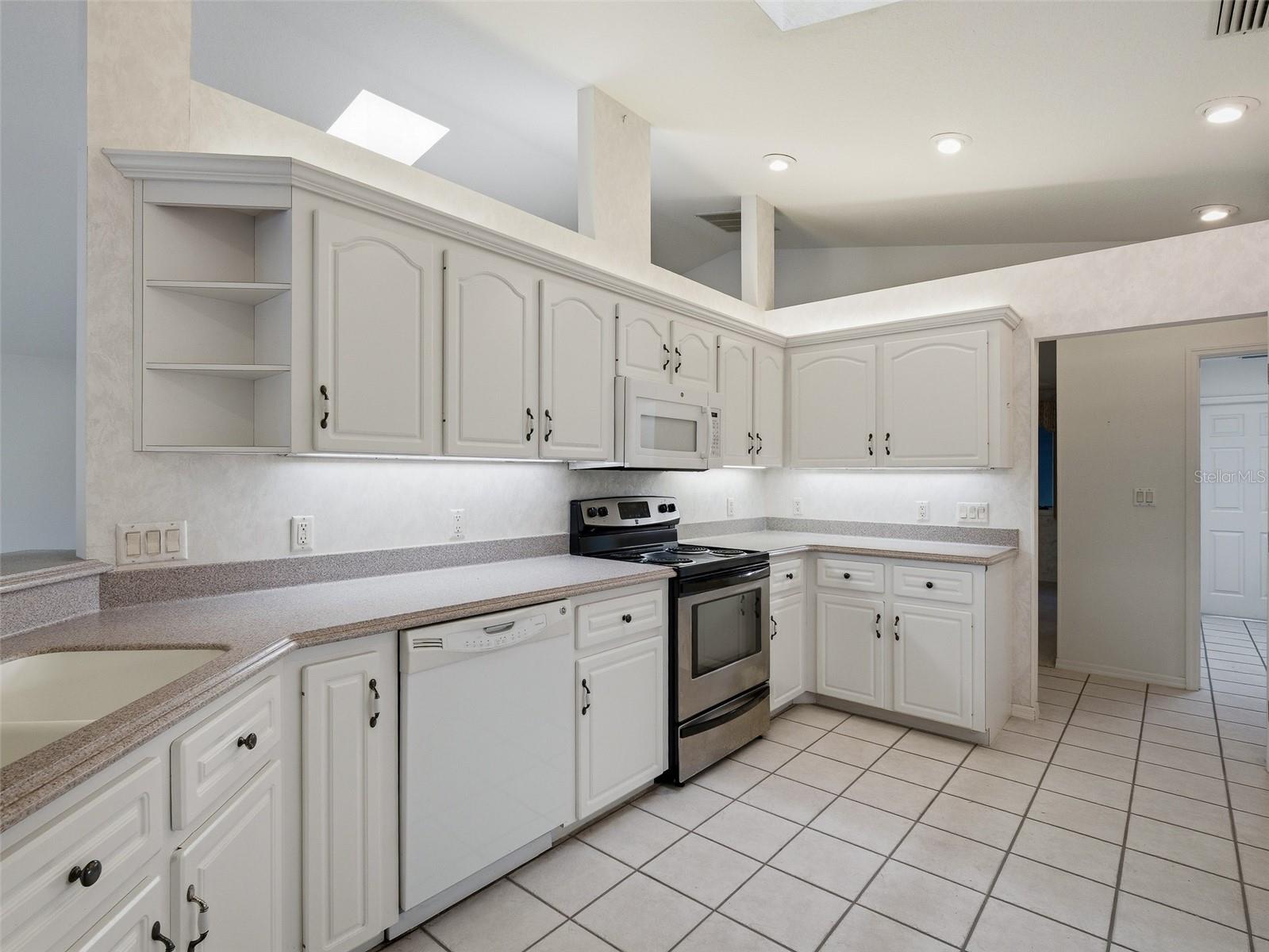 Image 32 of 63 For 1107 Loch Lomond Court