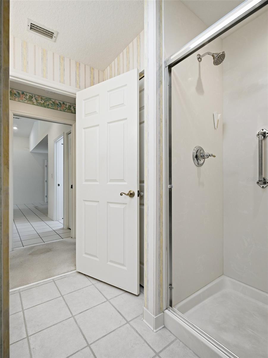 Image 40 of 63 For 1107 Loch Lomond Court