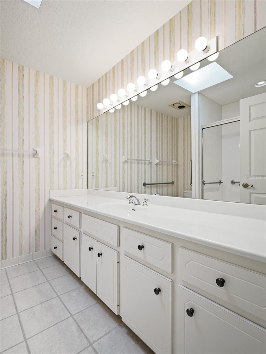 Image 42 of 63 For 1107 Loch Lomond Court