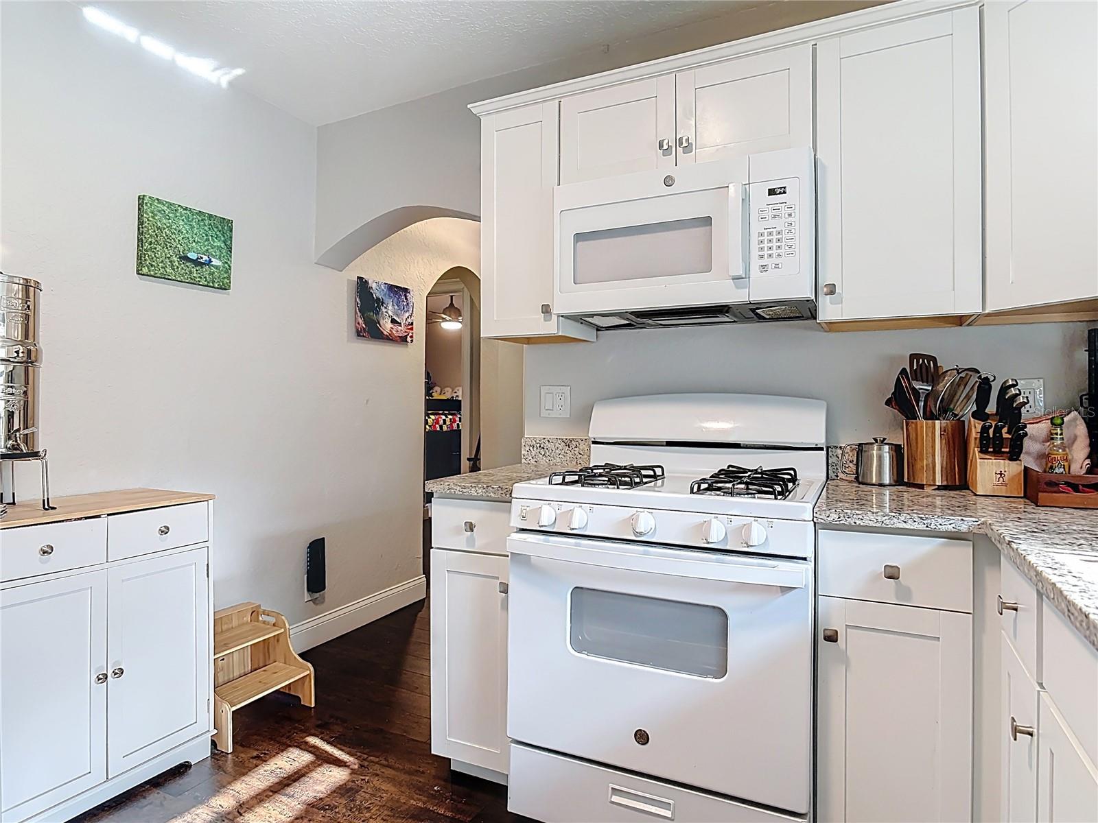 Image 11 of 37 For 1865 Pioneer Trail