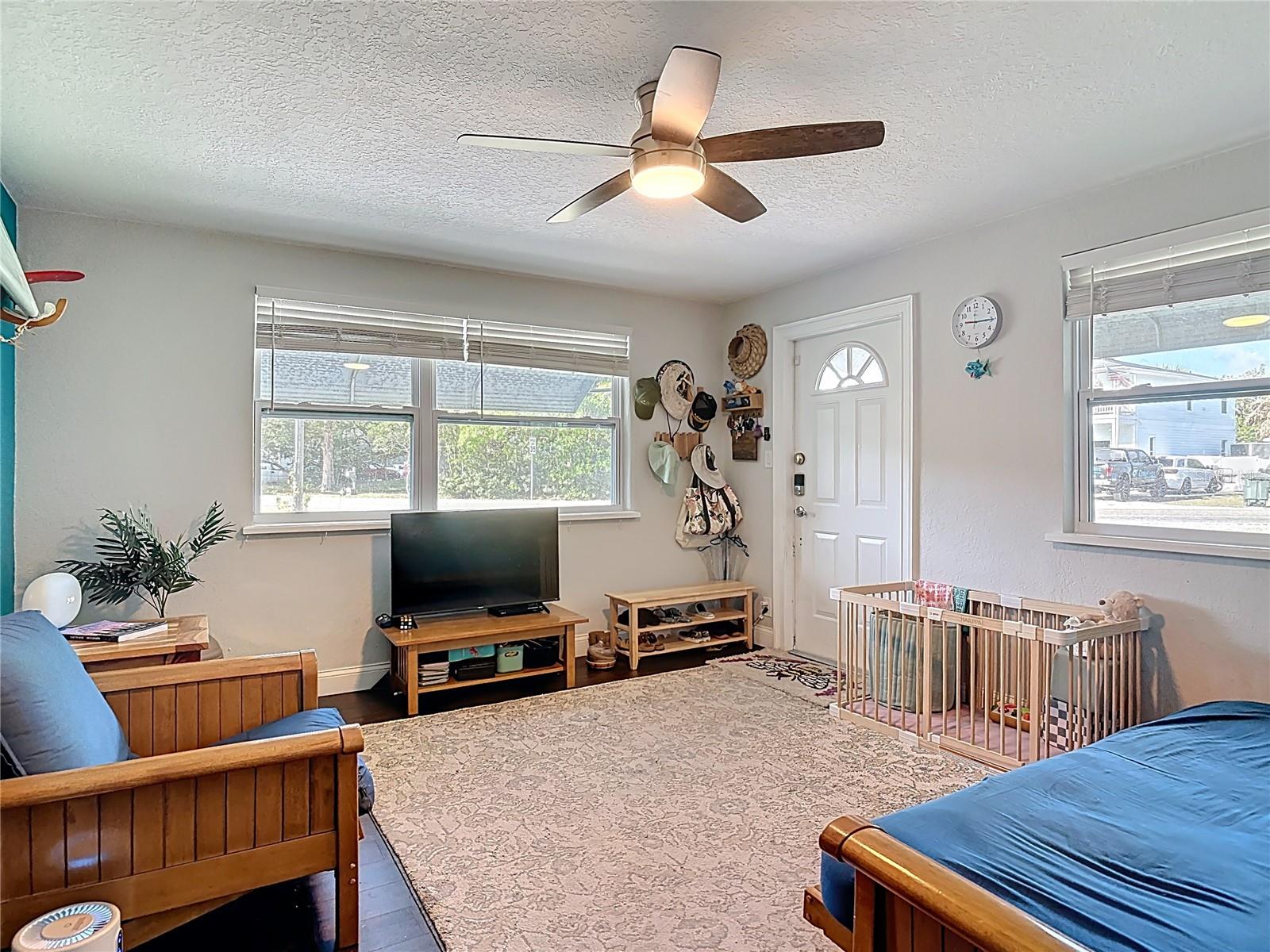 Image 5 of 37 For 1865 Pioneer Trail