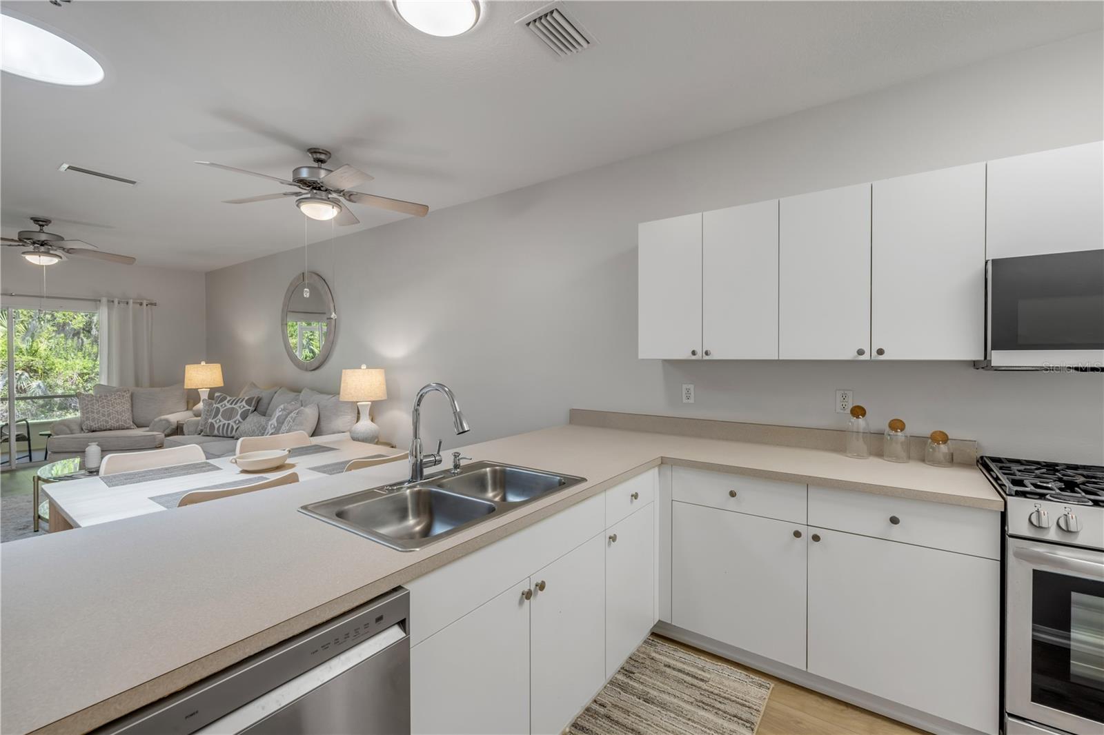 Image 14 of 42 For 132 Turnbull Villas Circle