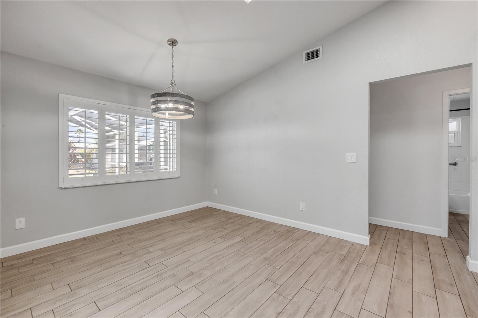 Image 20 of 53 For 10 Cunningham Drive