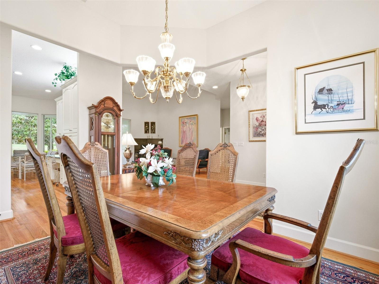 Image 24 of 69 For 552 Bottlebrush Court