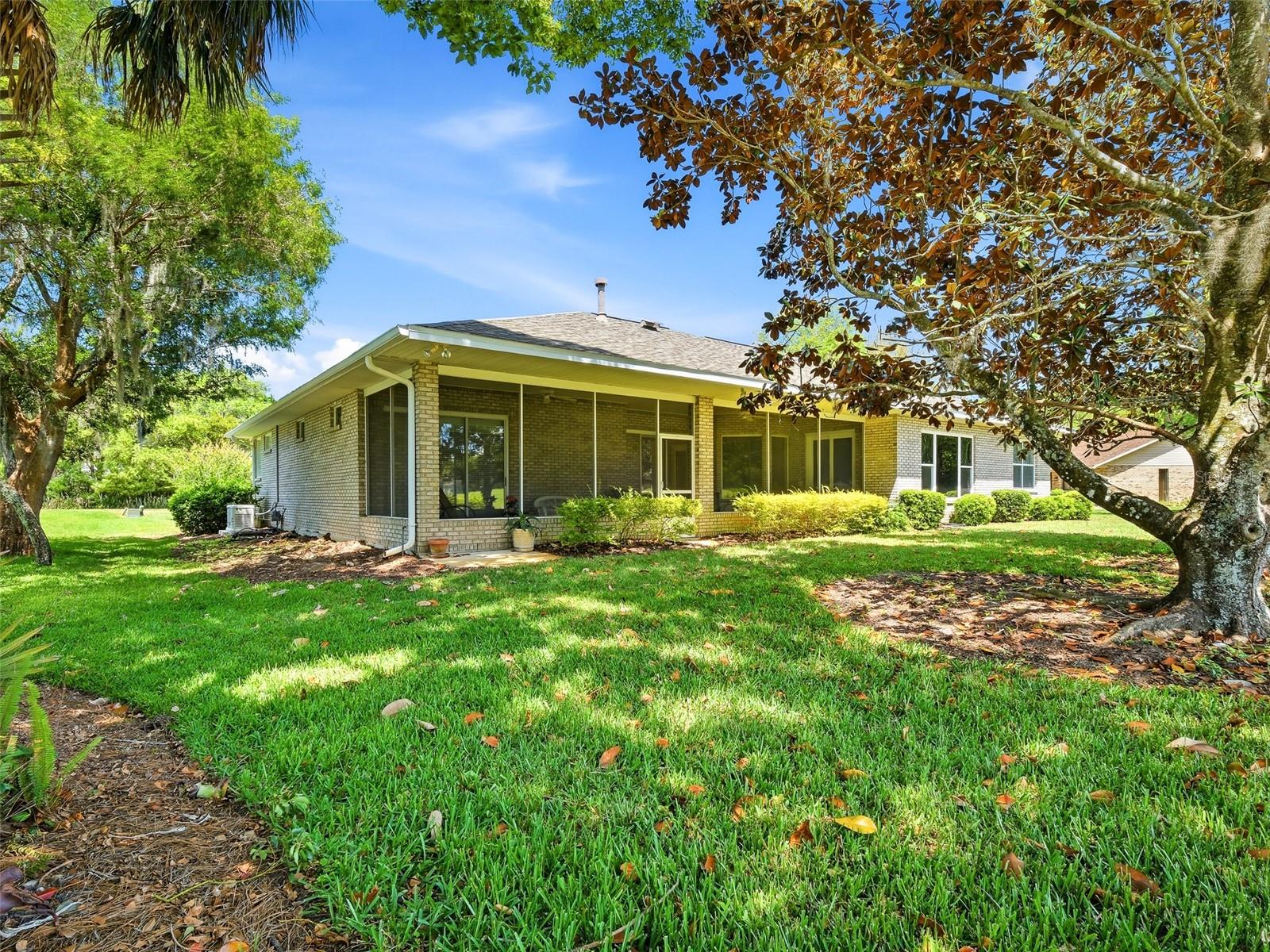 Image 3 of 69 For 552 Bottlebrush Court