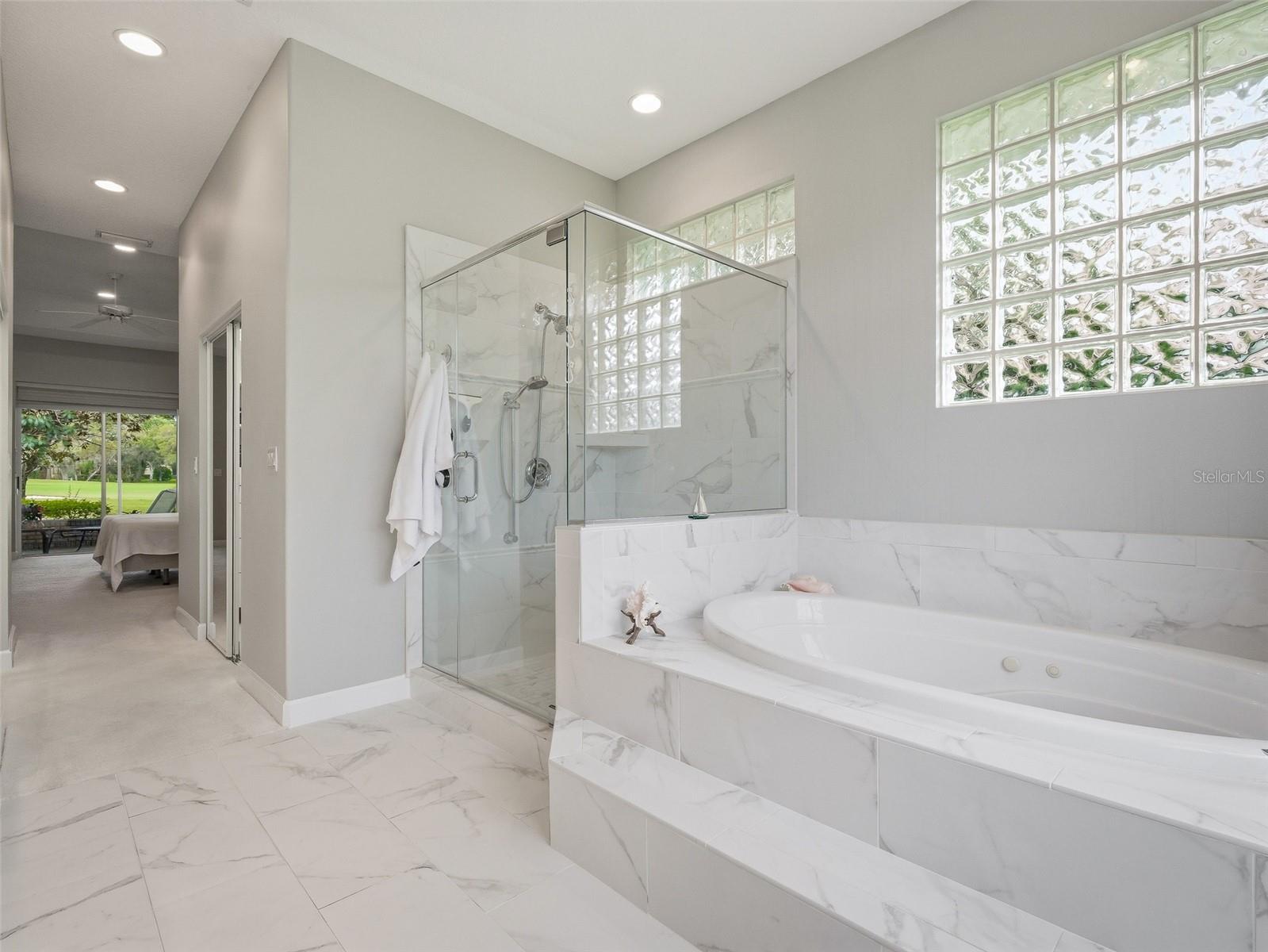 Image 33 of 69 For 552 Bottlebrush Court