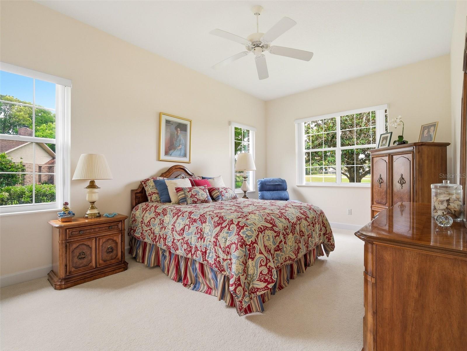 Image 35 of 69 For 552 Bottlebrush Court