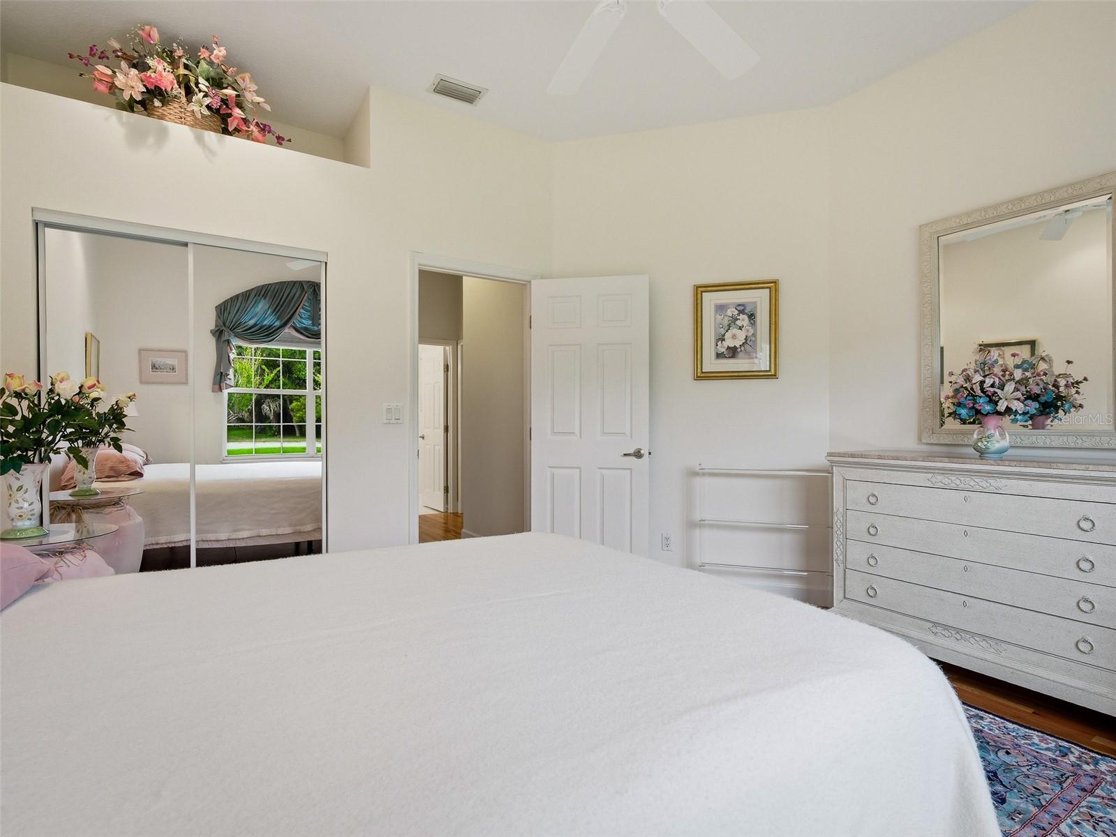 Image 40 of 69 For 552 Bottlebrush Court