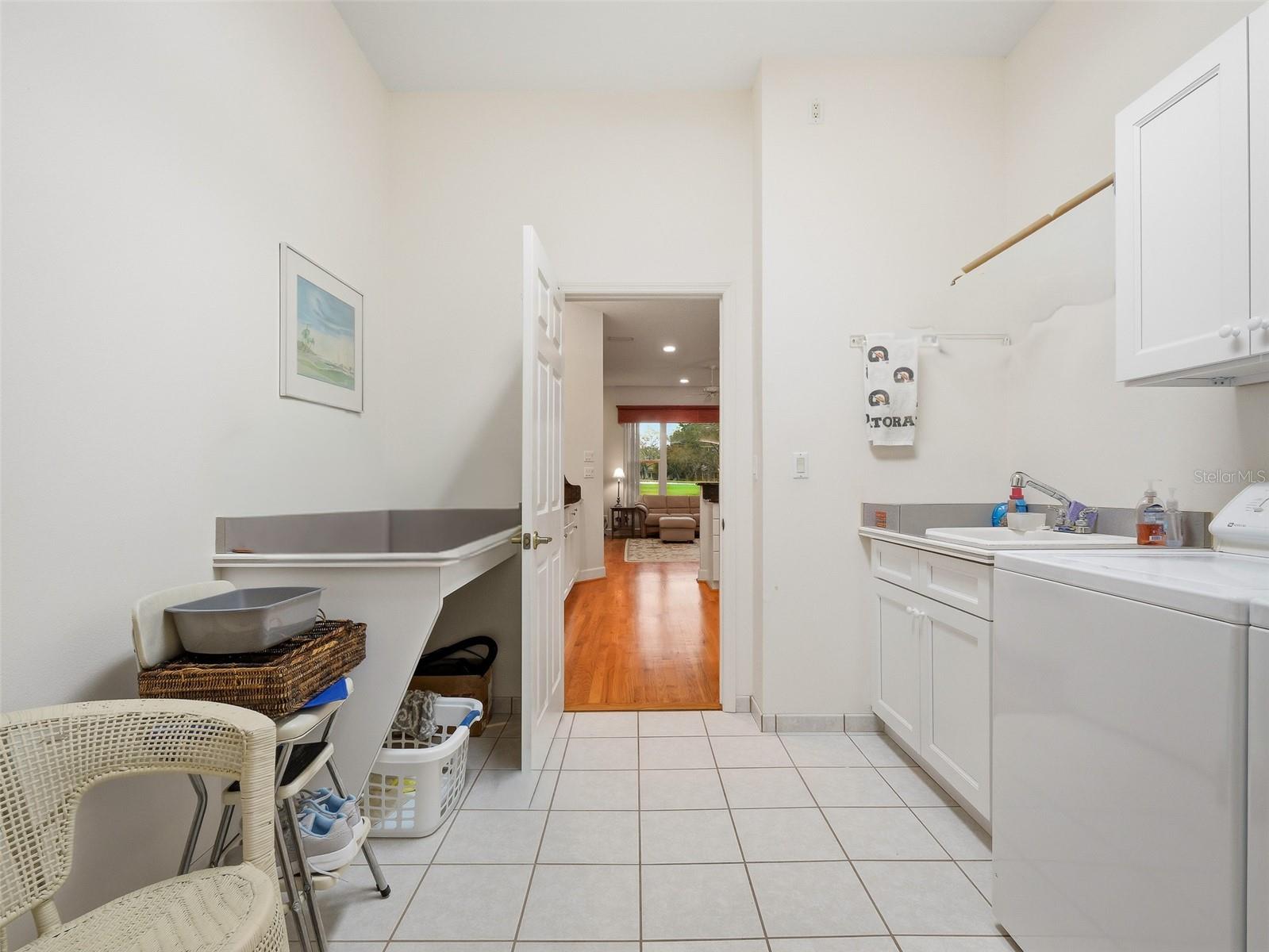 Image 45 of 69 For 552 Bottlebrush Court