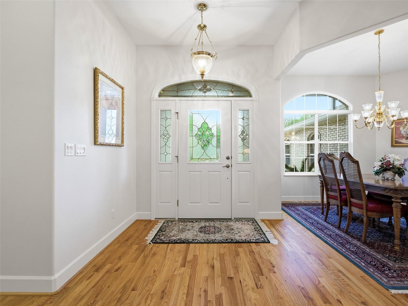 Image 8 of 69 For 552 Bottlebrush Court