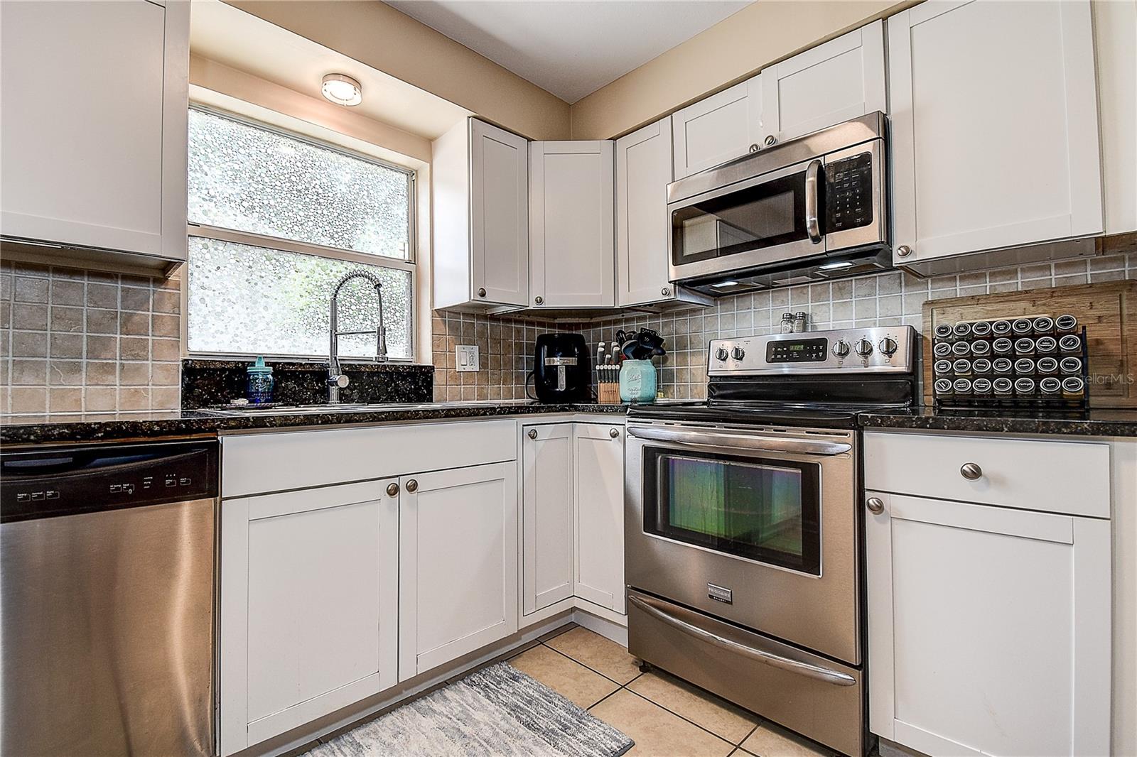 Image 8 of 25 For 641 Cork Street